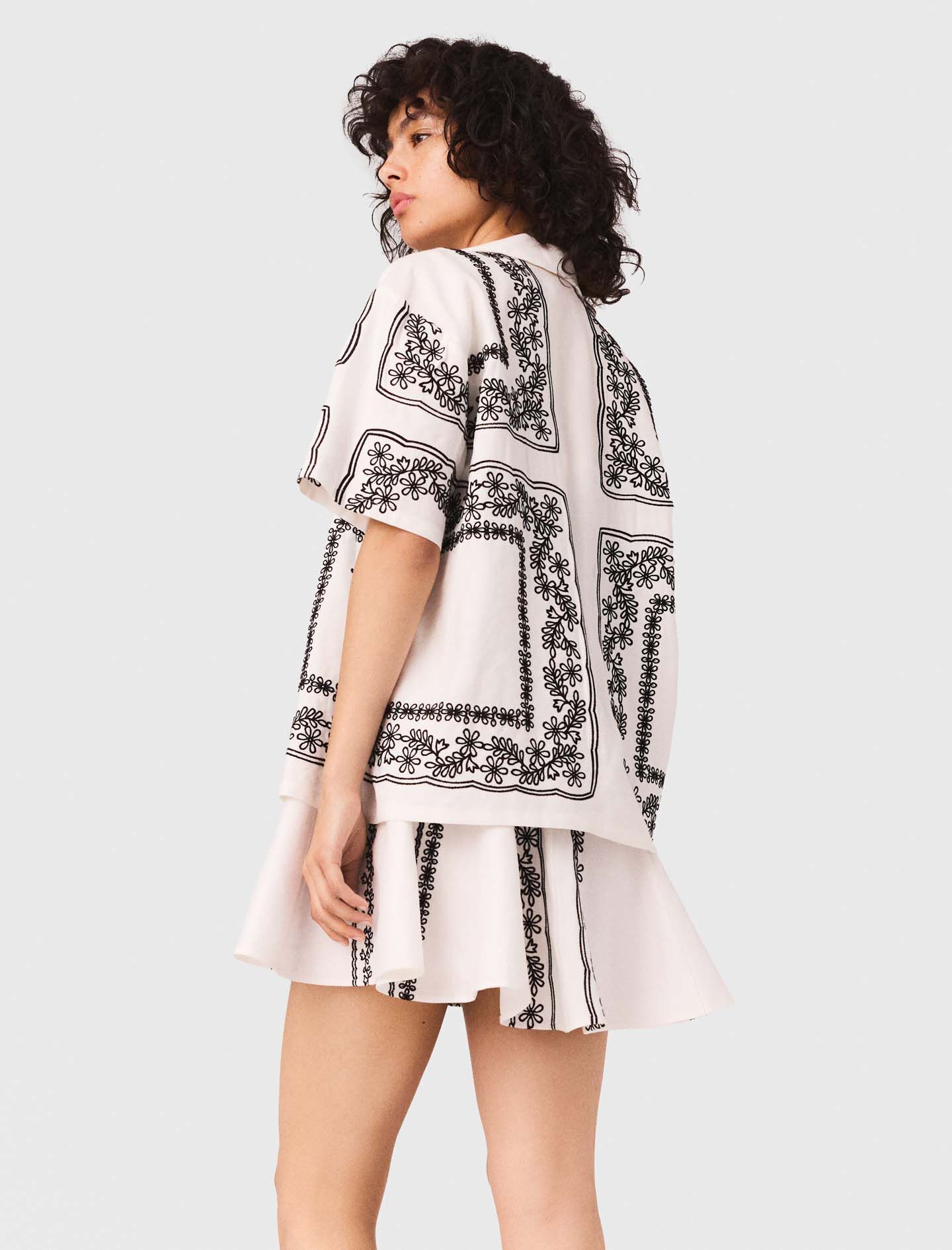 Short-sleeved embroidered shirt Bicolor For Women | Maje