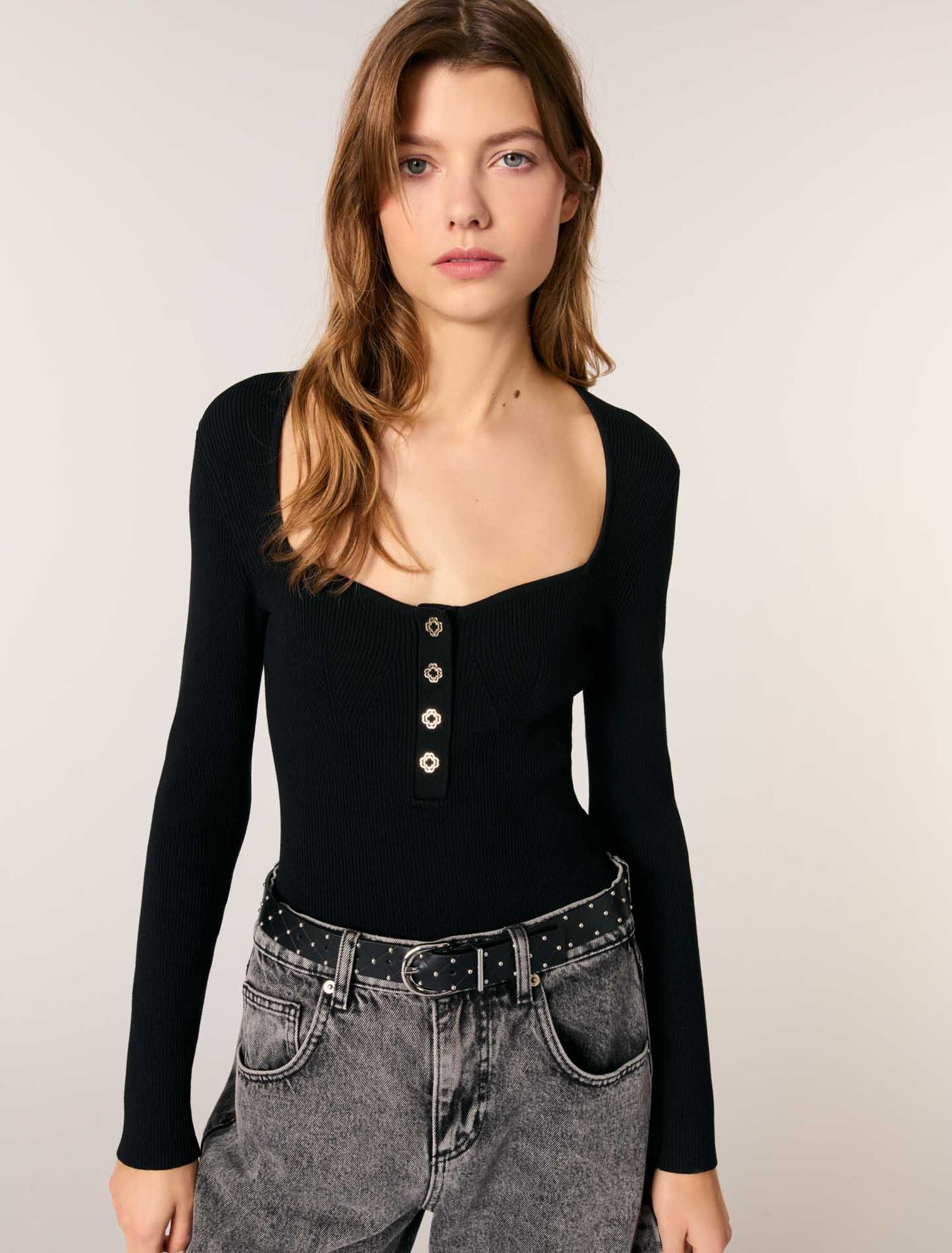 Low-neck rib knit sweater