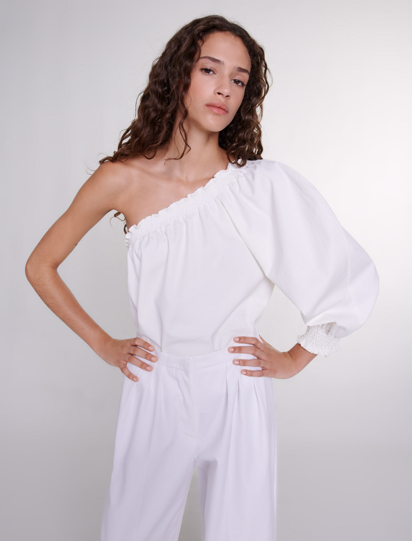 ★ TOOMUCHTAX★ ASYMMETRIC ONE SHOULDER TSHIRT WHITE T25SST Asymmetrical top White For Women | Maje