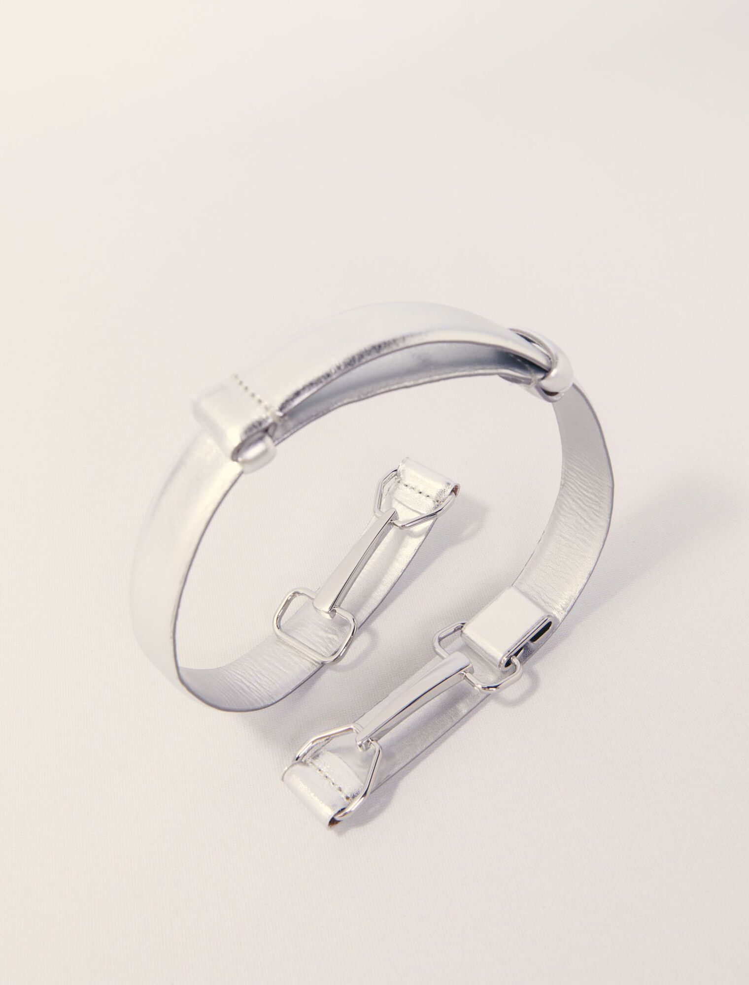 Metallic leather belt