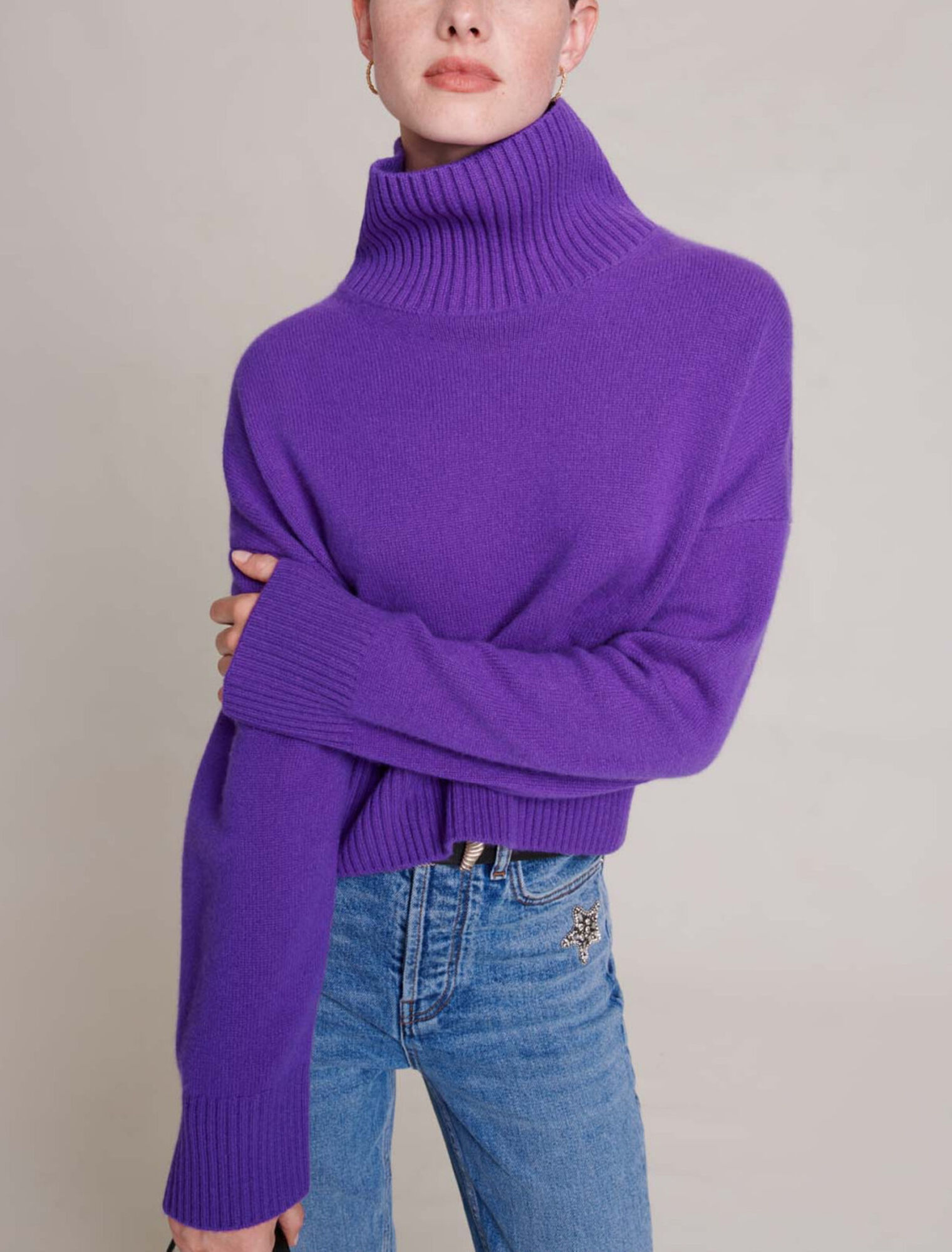 High neck cashmere sweater