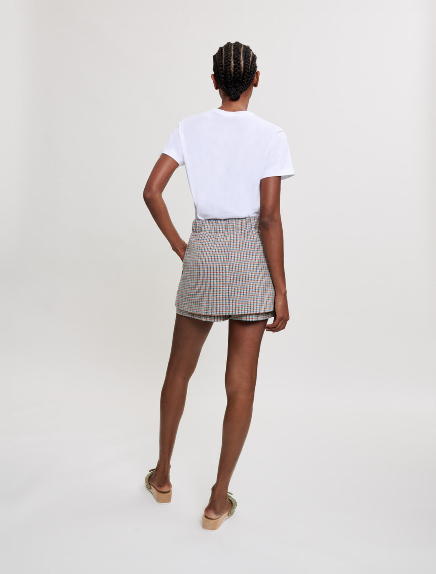 Shorts with houndstooth pattern
