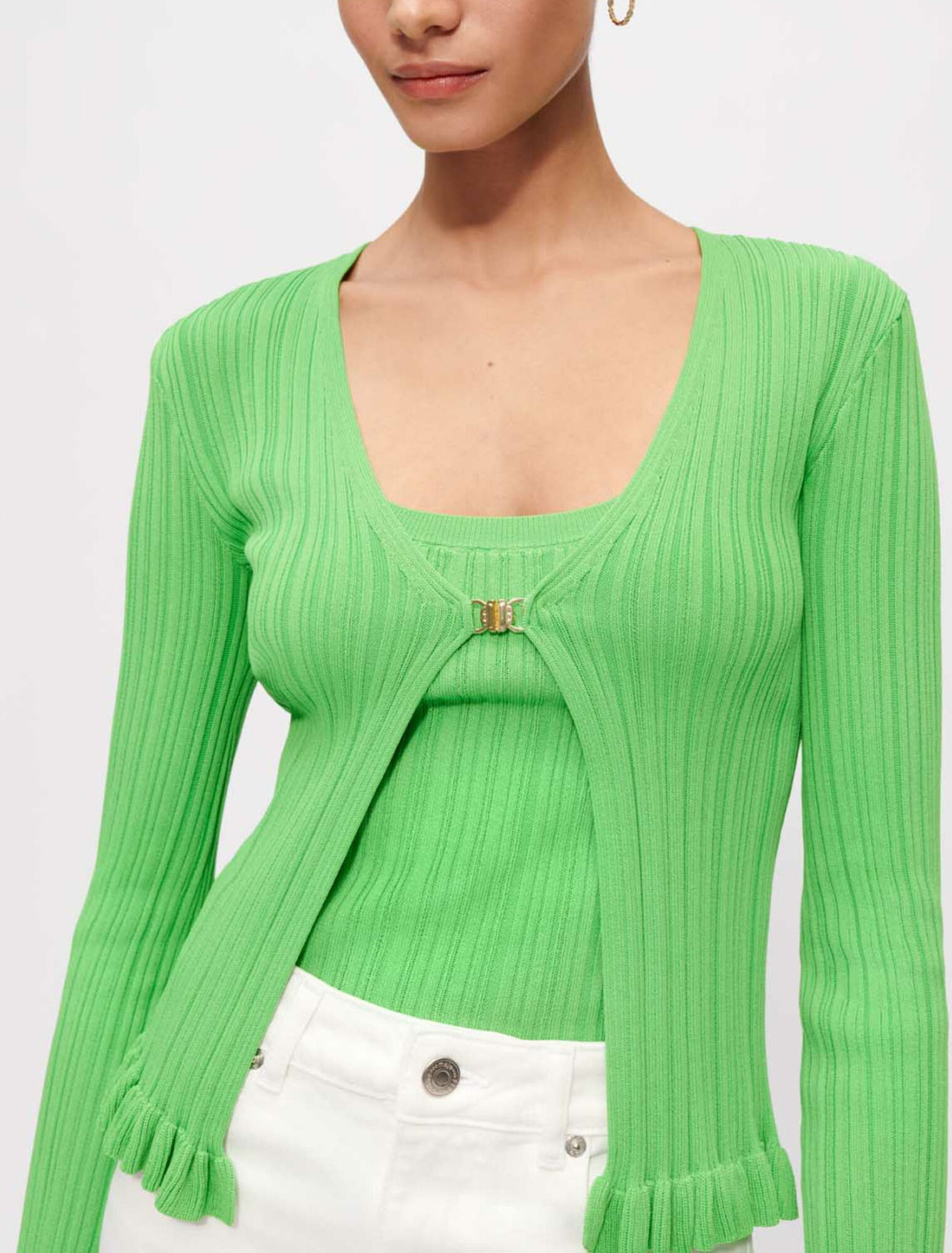 Ribbed and ruffled knitted cardigan