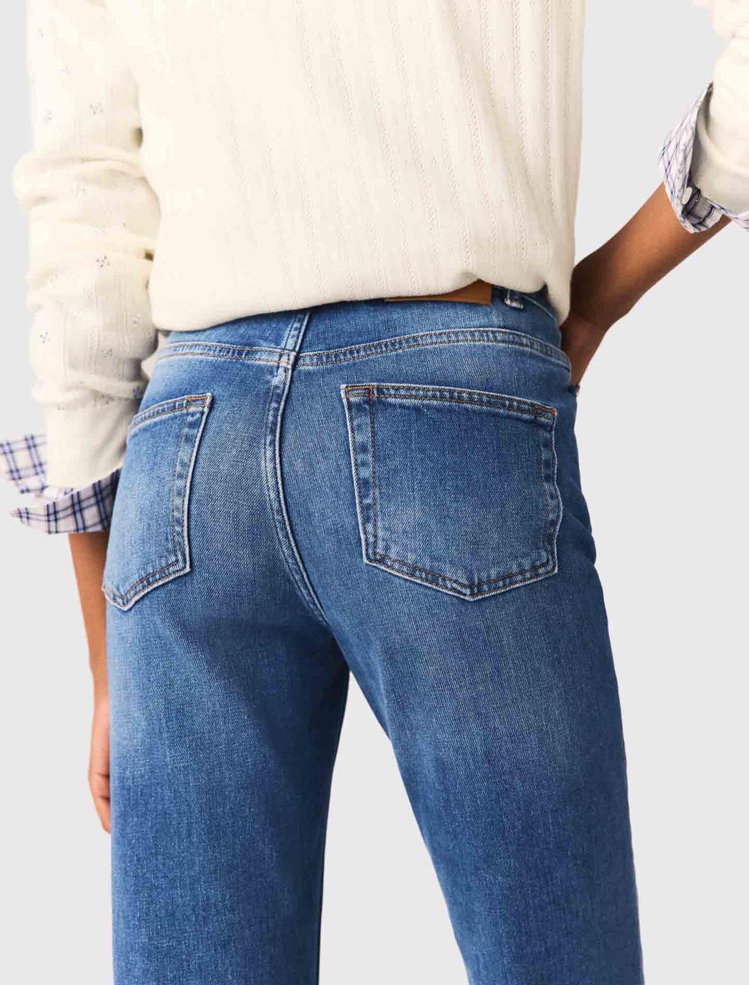 Jeans with button fly