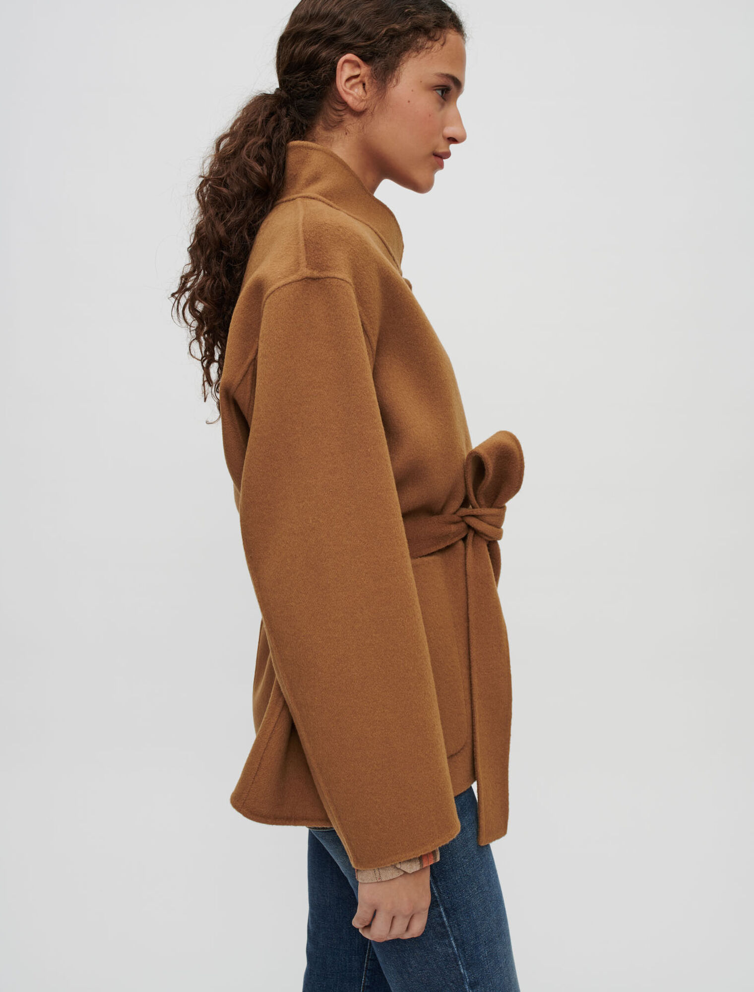 Smooth double-faced jacket with belt