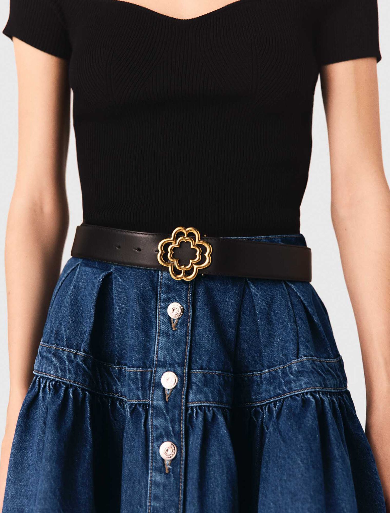 Leather belt with Clover logo