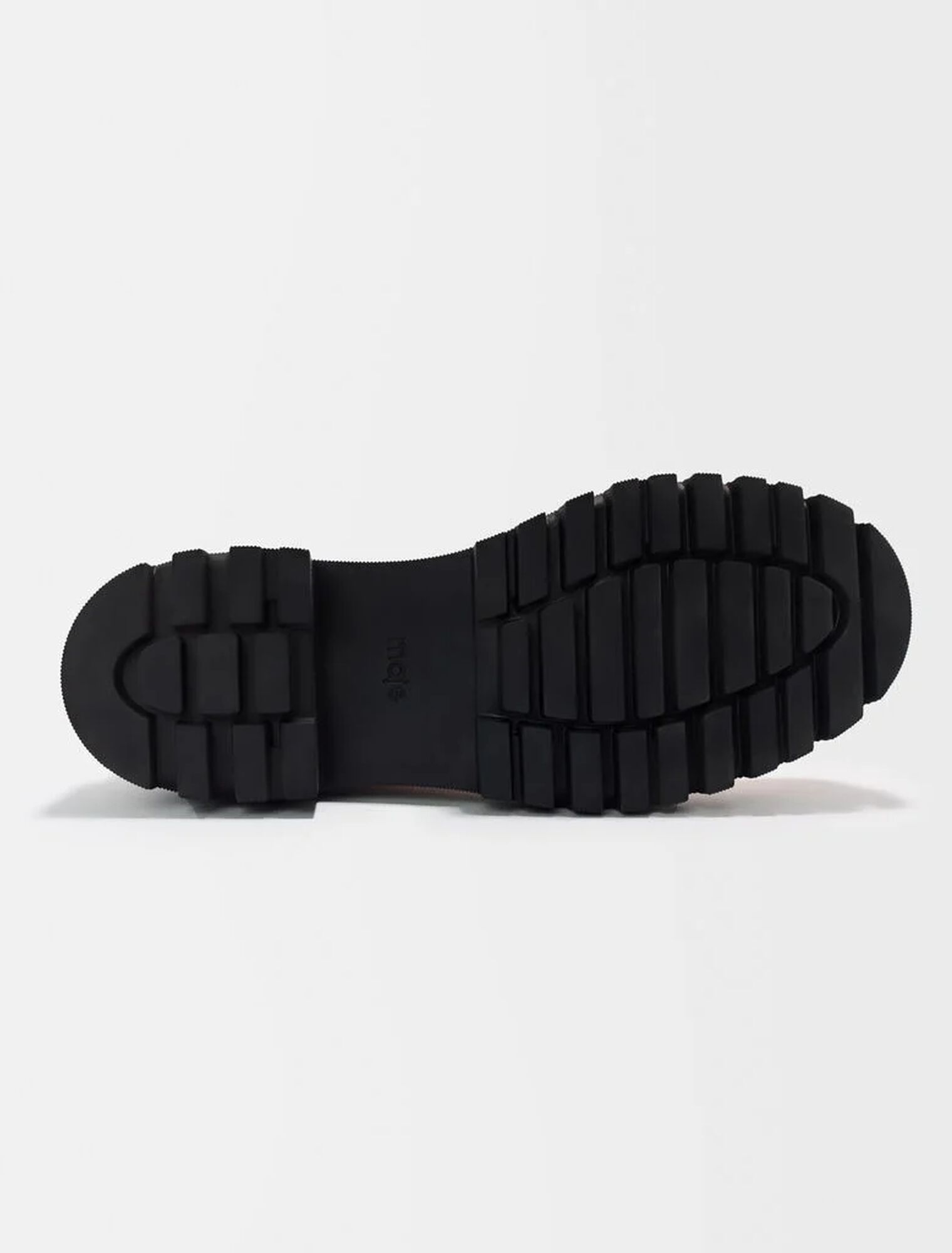 Platform Chelsea boots