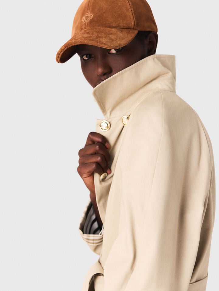 Contrast sleeve and collar trench
