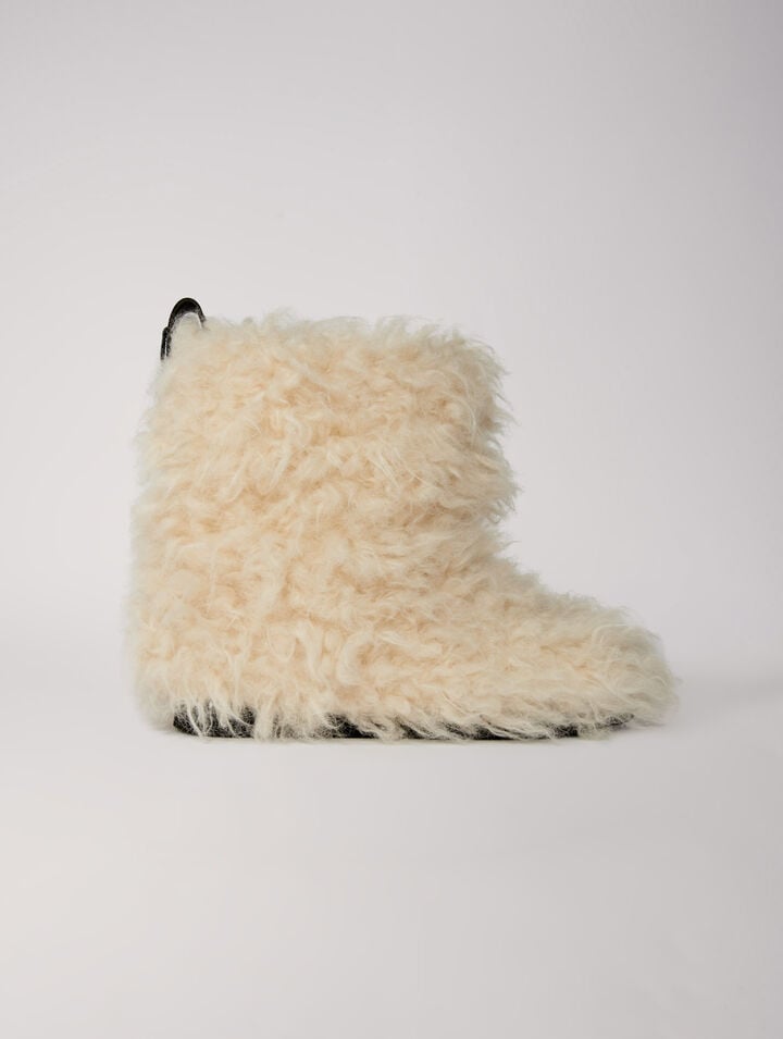Ankle boots in fake fur