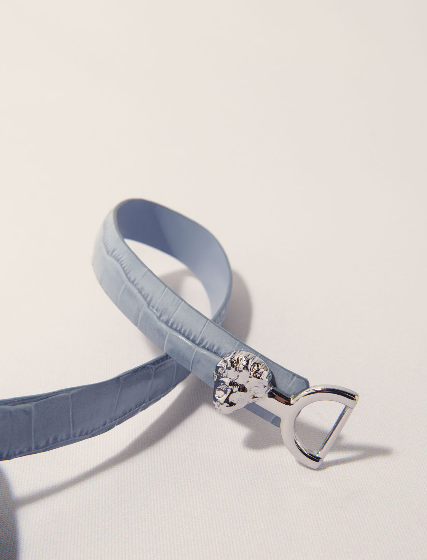 Thin leather belt with lion bit Blue For Women | Maje