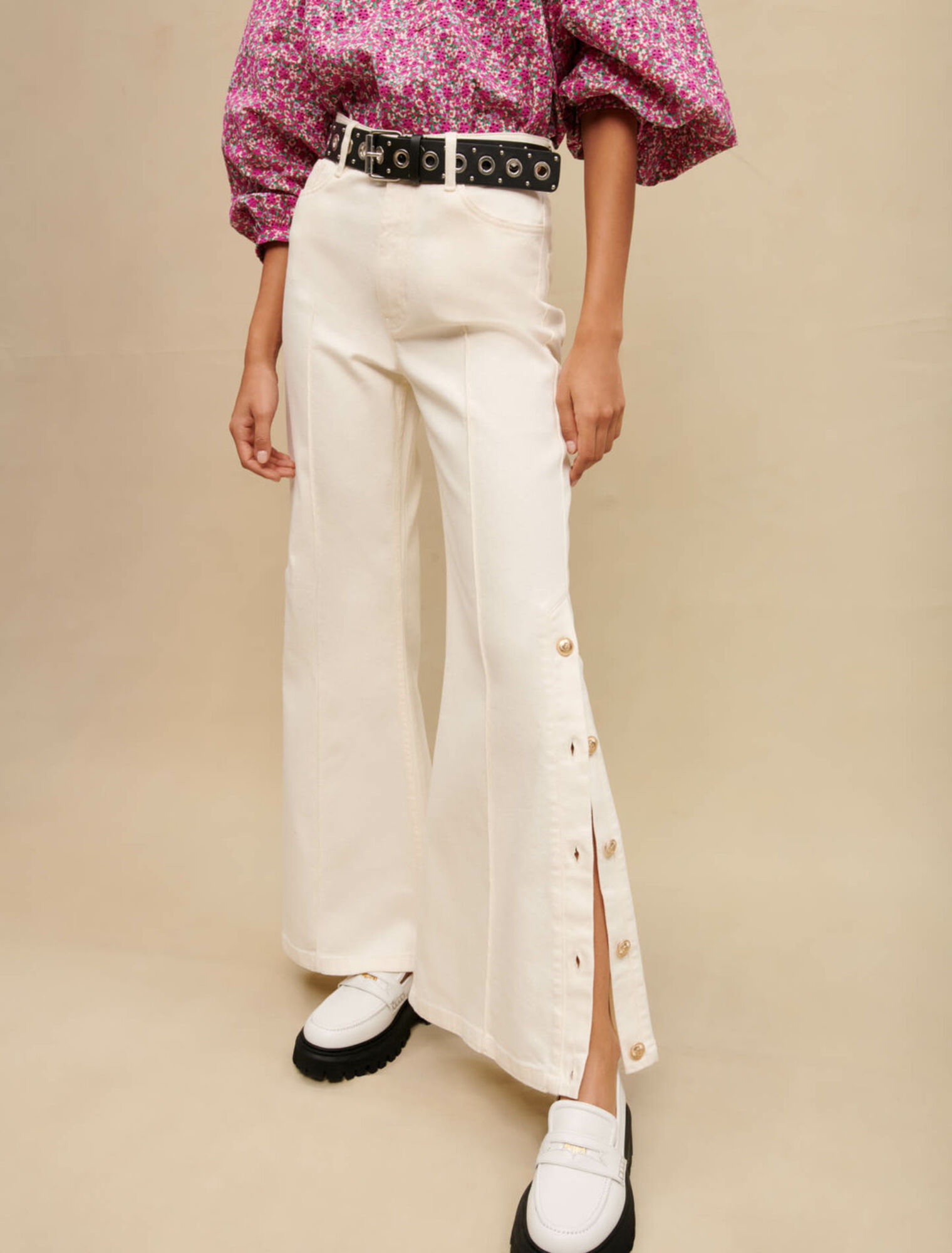 Wide-leg pants with side buttons