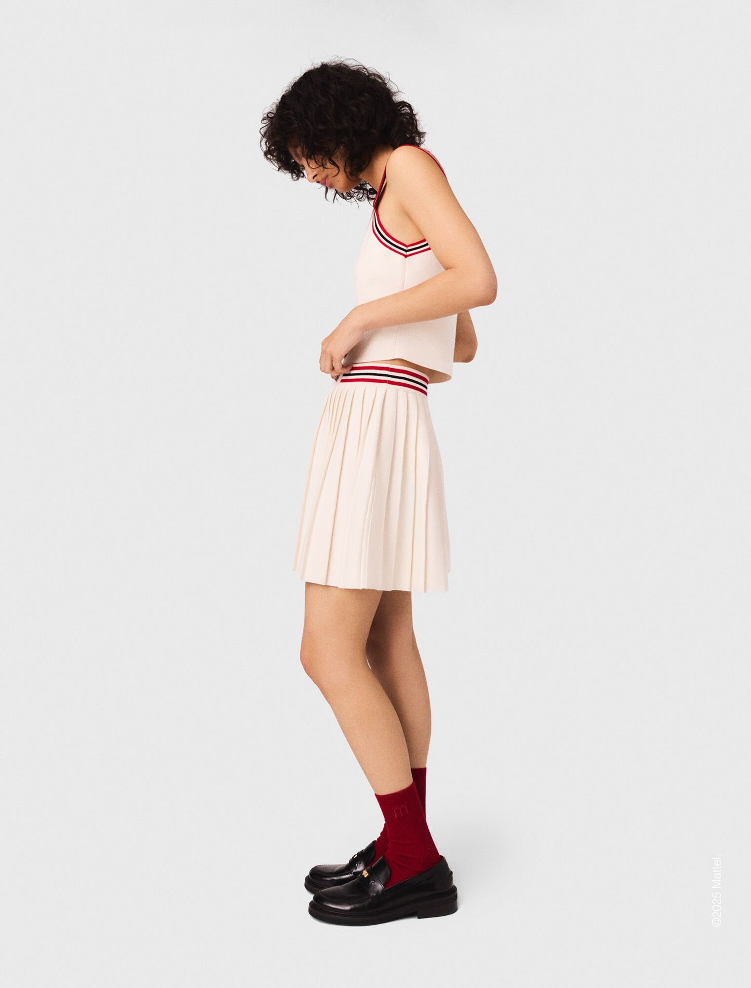 Short pleated knitted skirt
