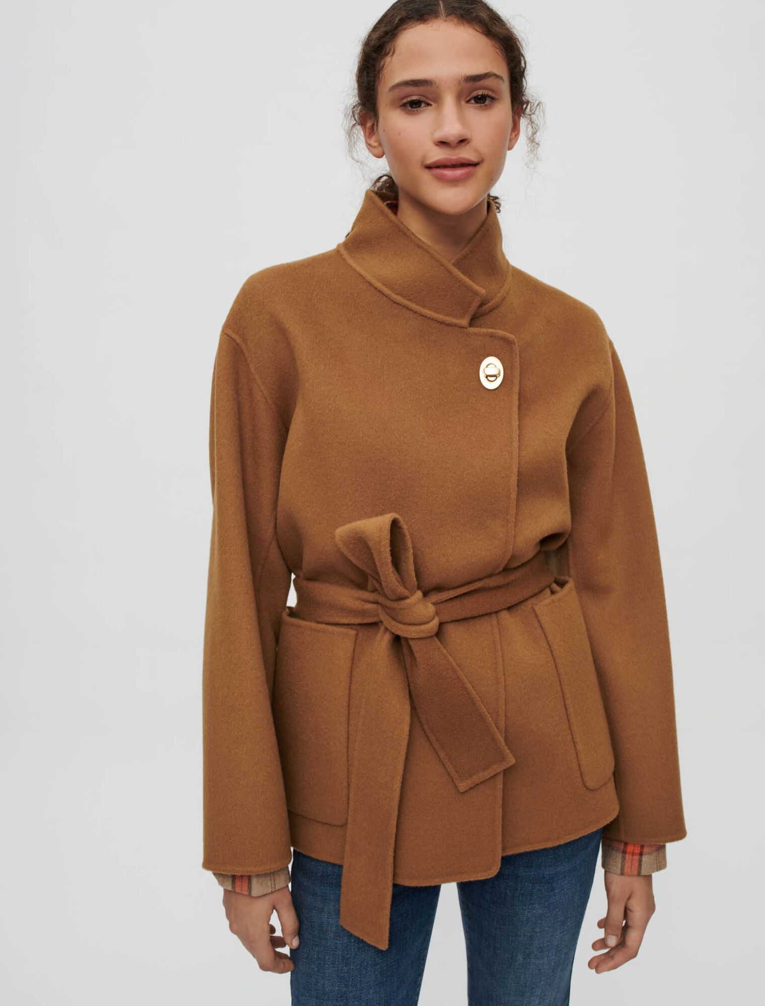 Smooth double-faced jacket with belt