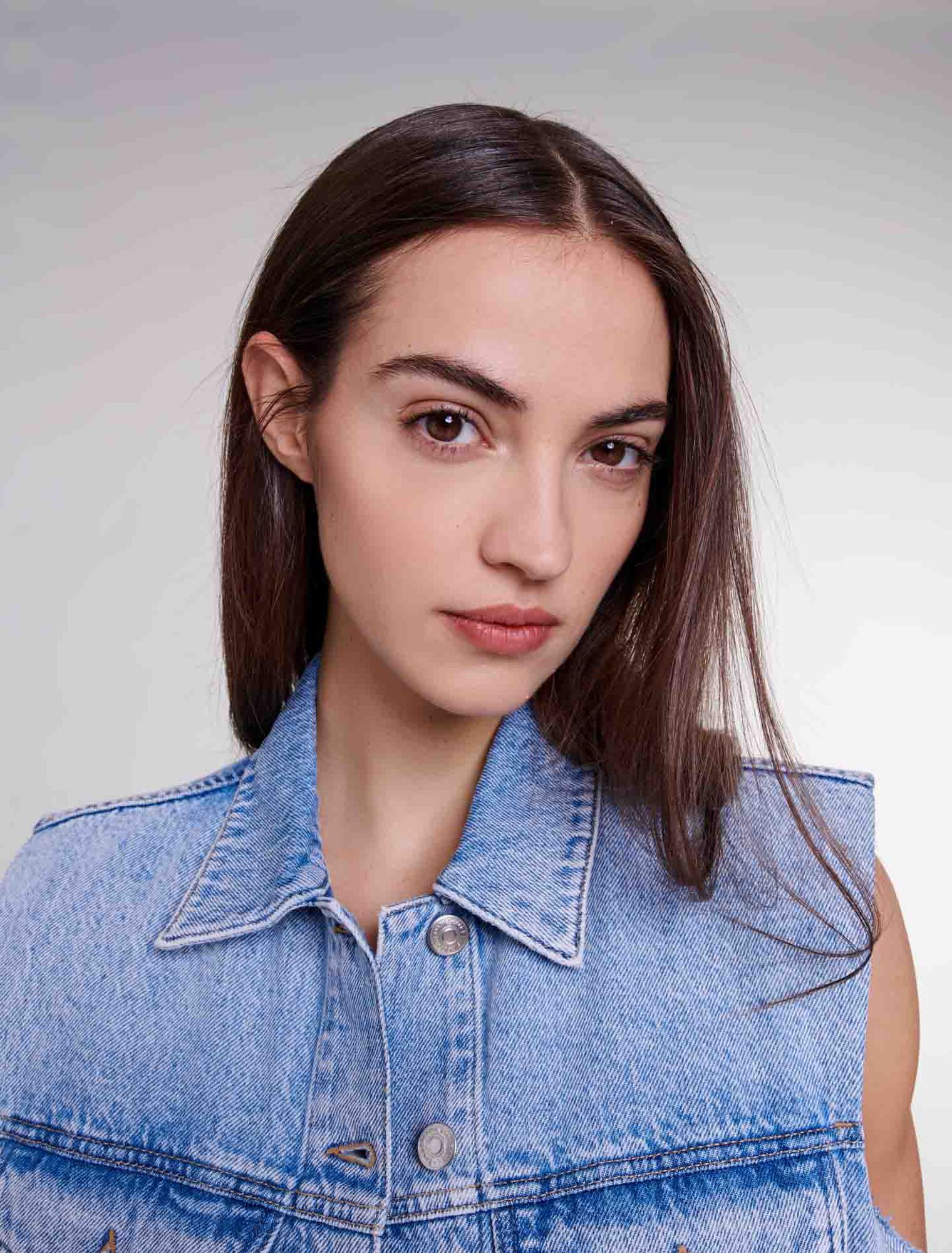 Sleeveless denim jacket