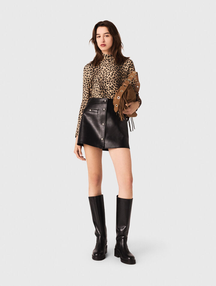 Short leather skirt