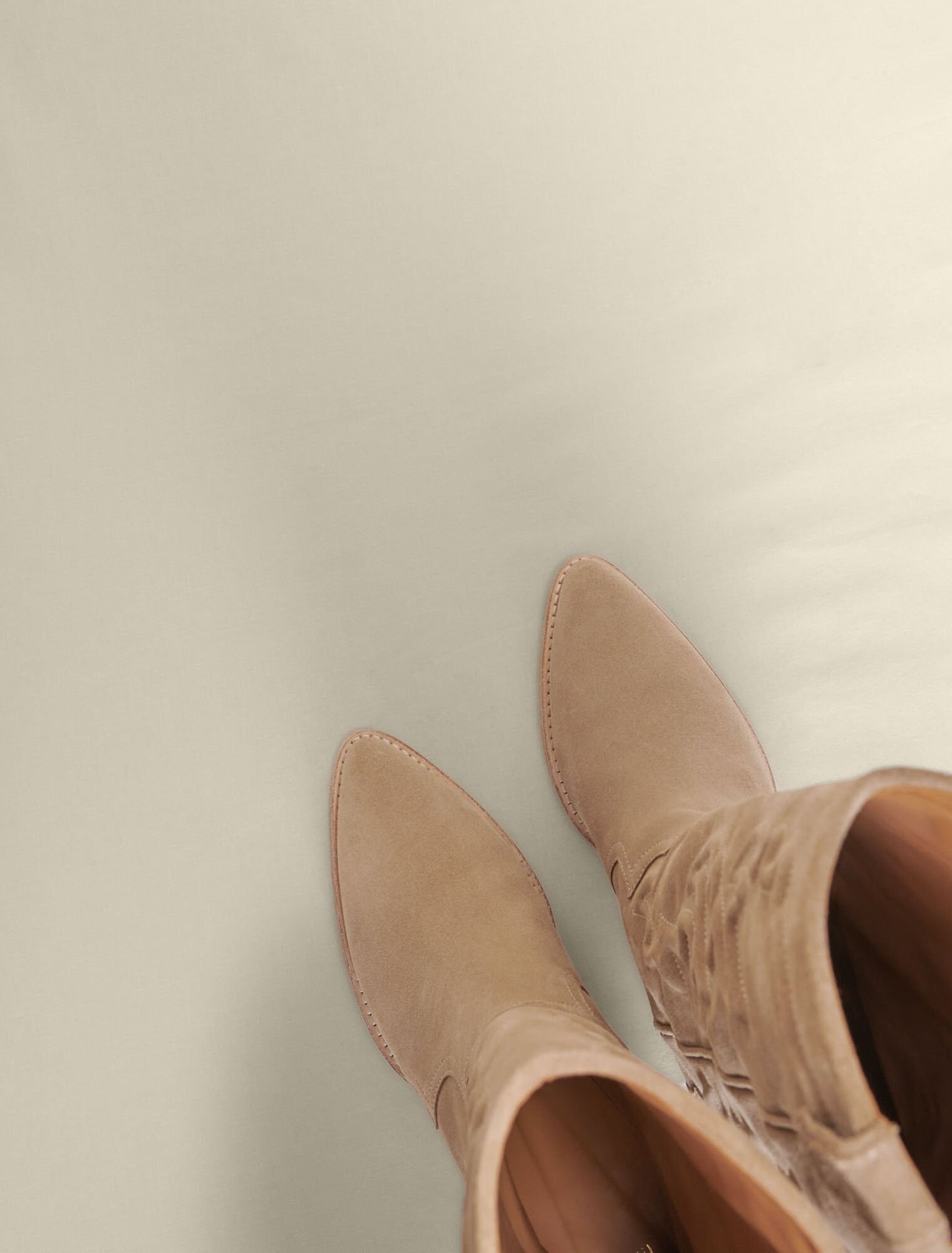 Embroidered leather cowboy boots