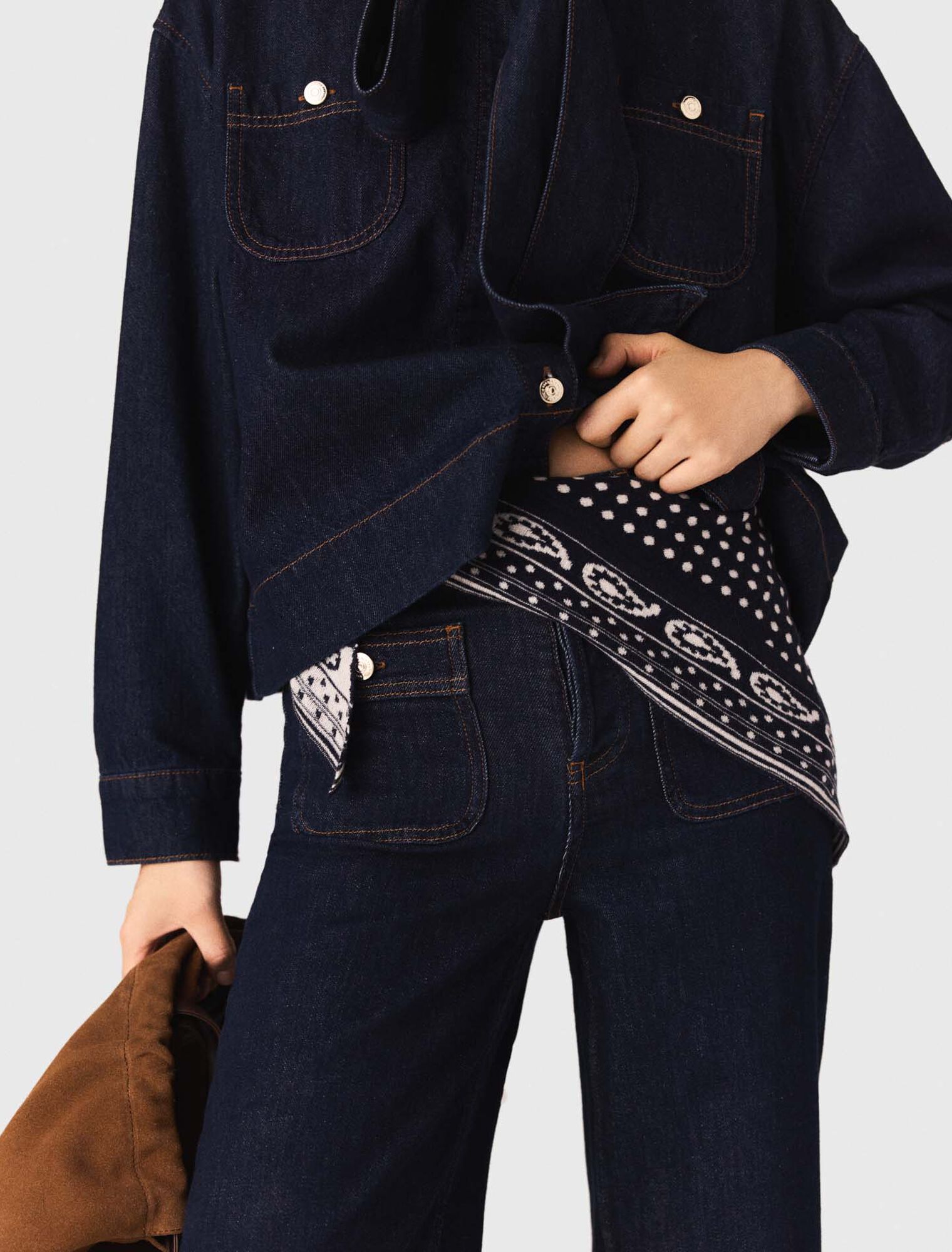 Reversible triangle scarf