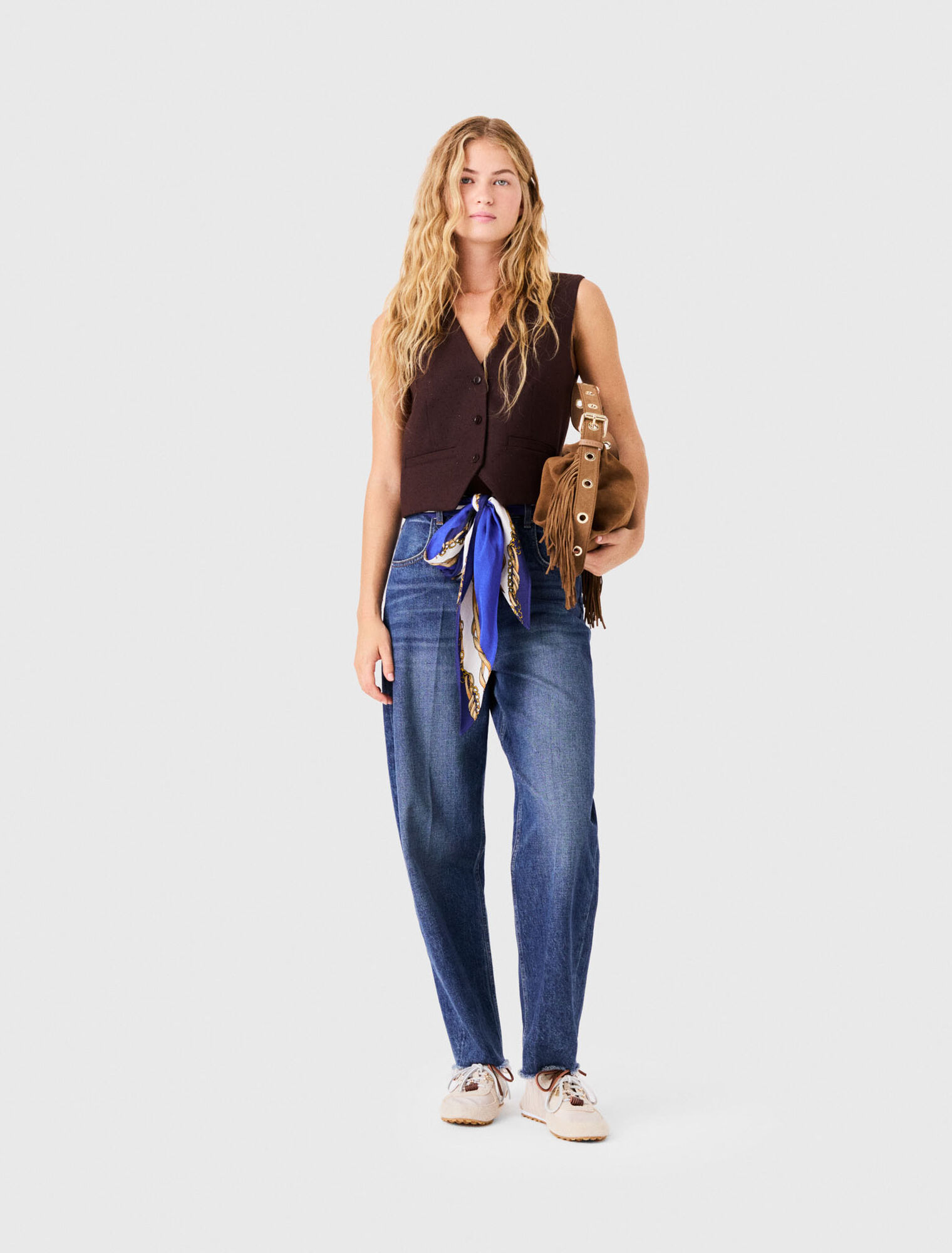 Carrot jeans with twilly