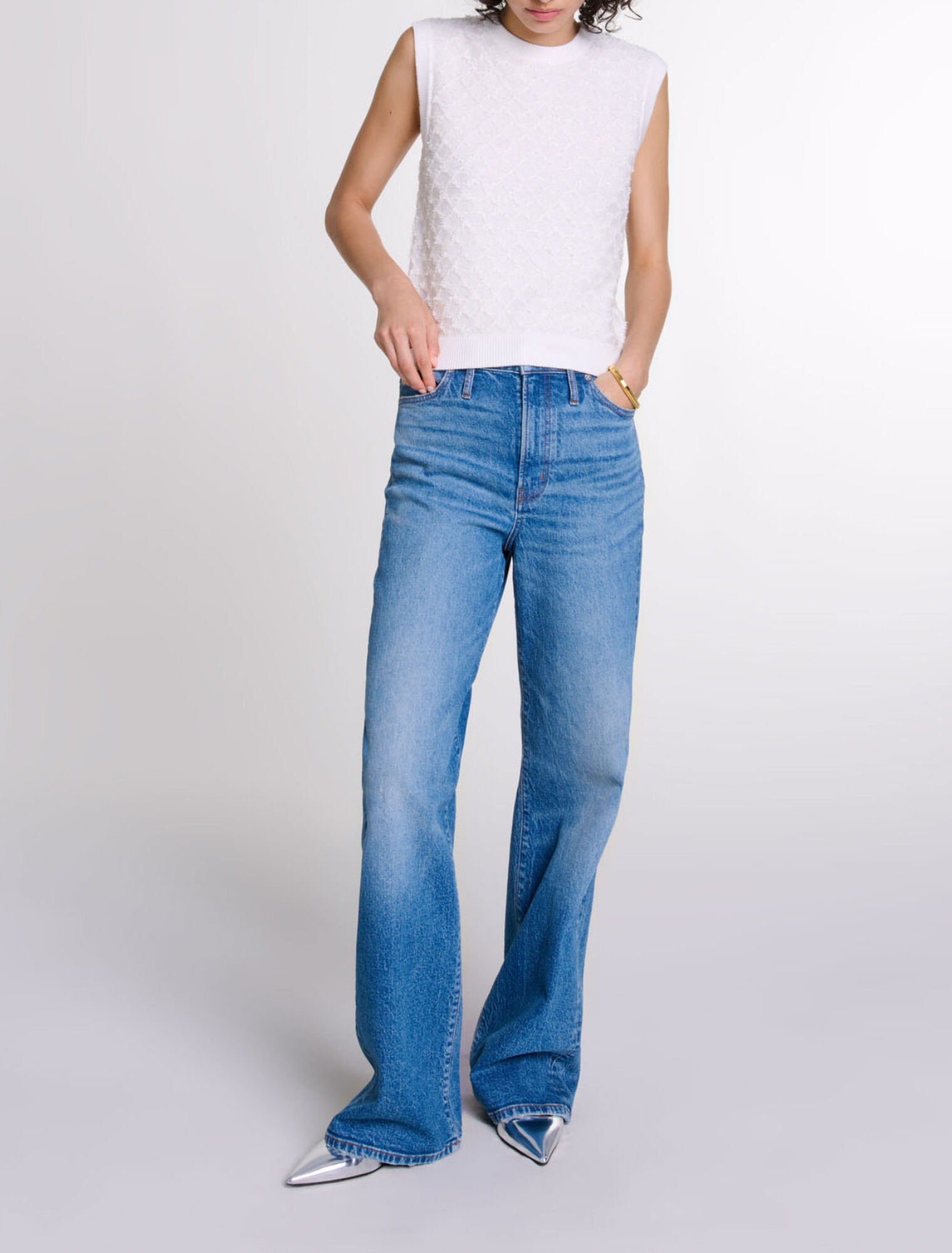 Sleeveless knit jumper