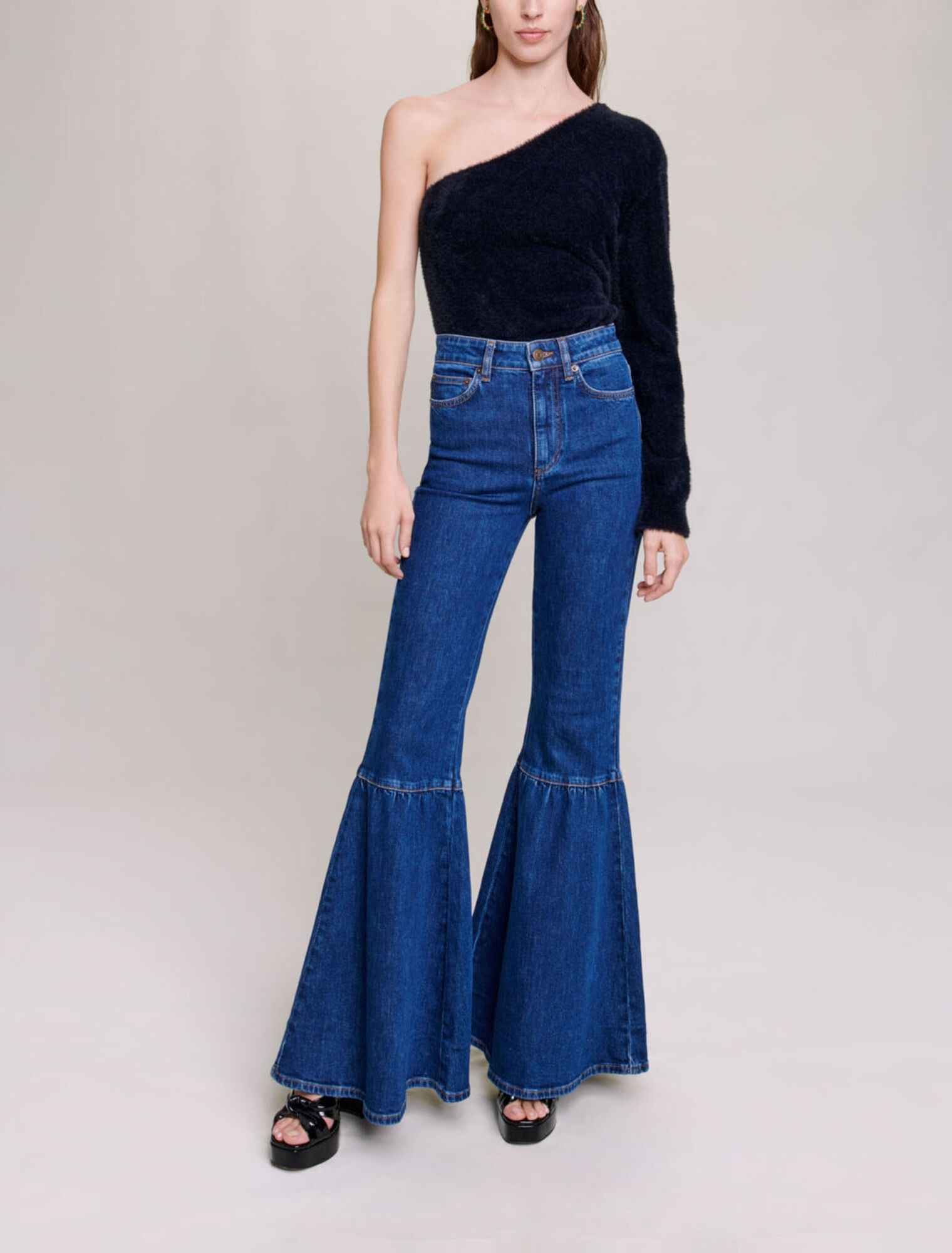 Asymmetric jumper
