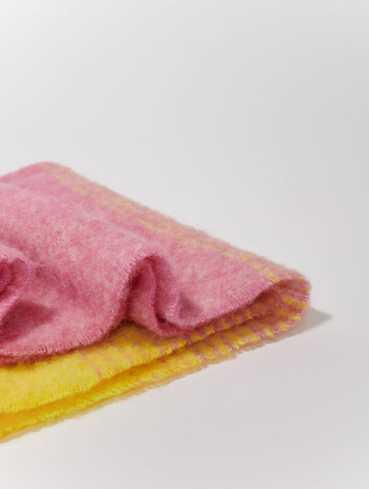 Two-tone scarf