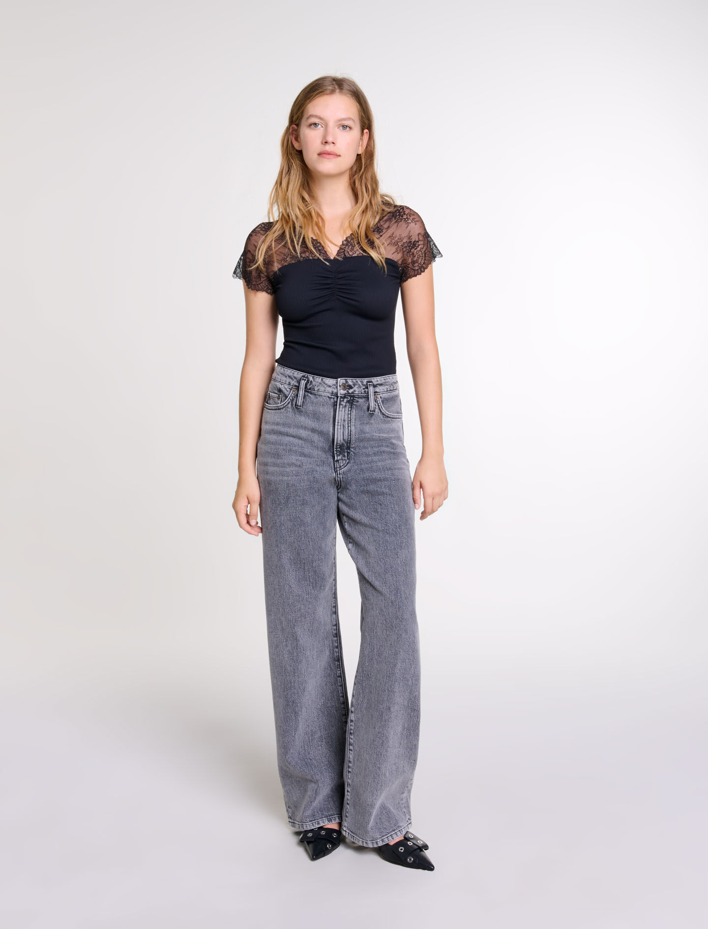 Jersey top with lace trim
