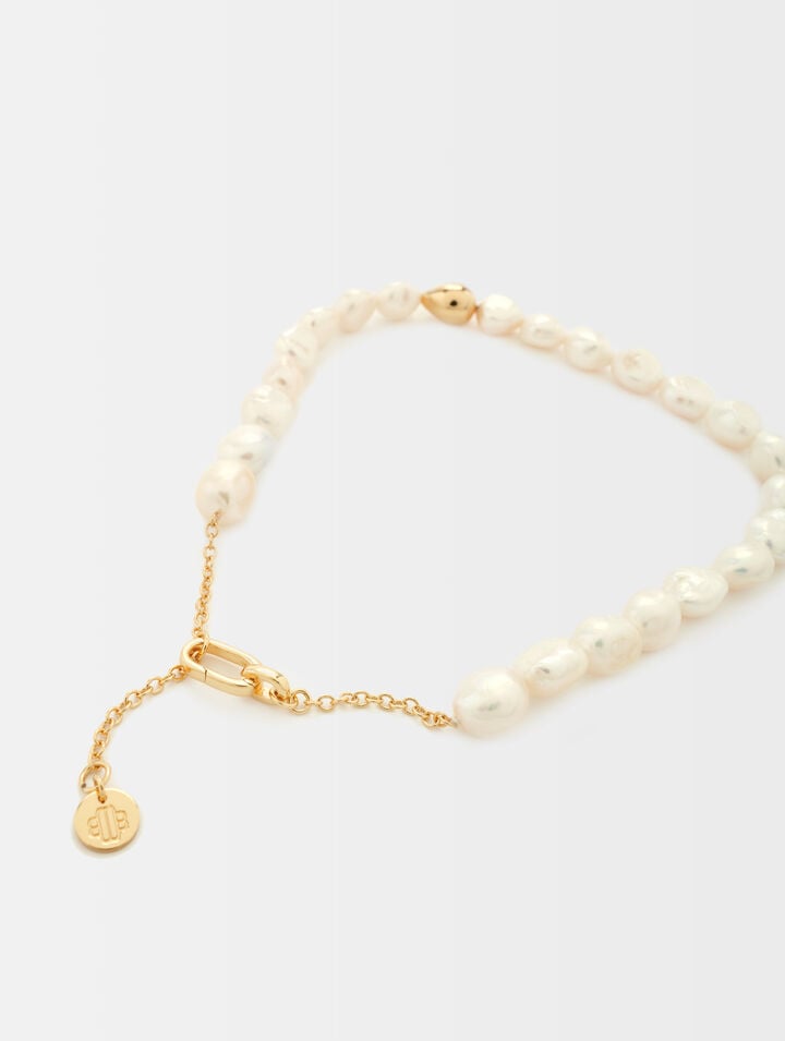 Pearl necklace with metal details