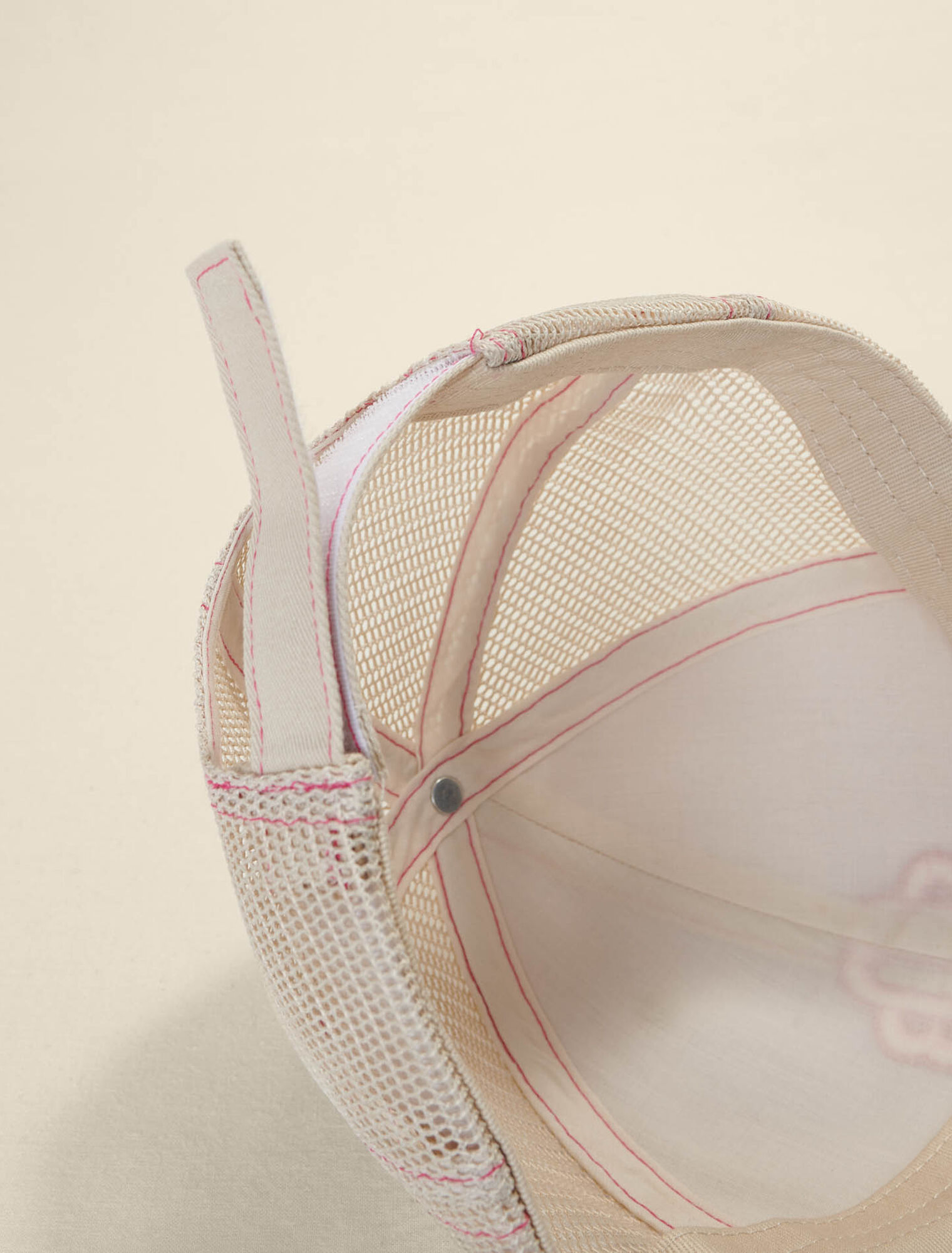 Cotton cap with Clover logo