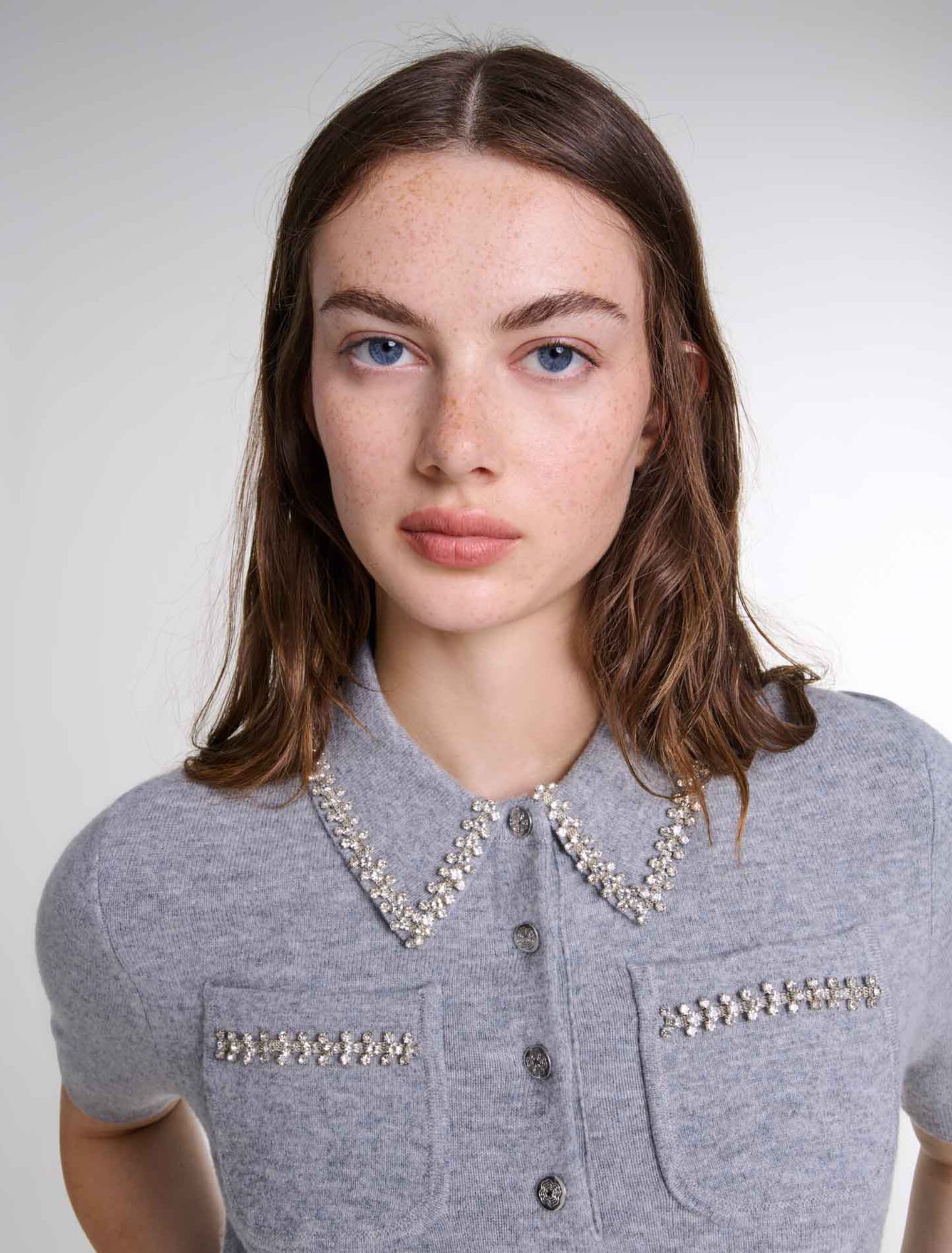Knitted jumper with rhinestones