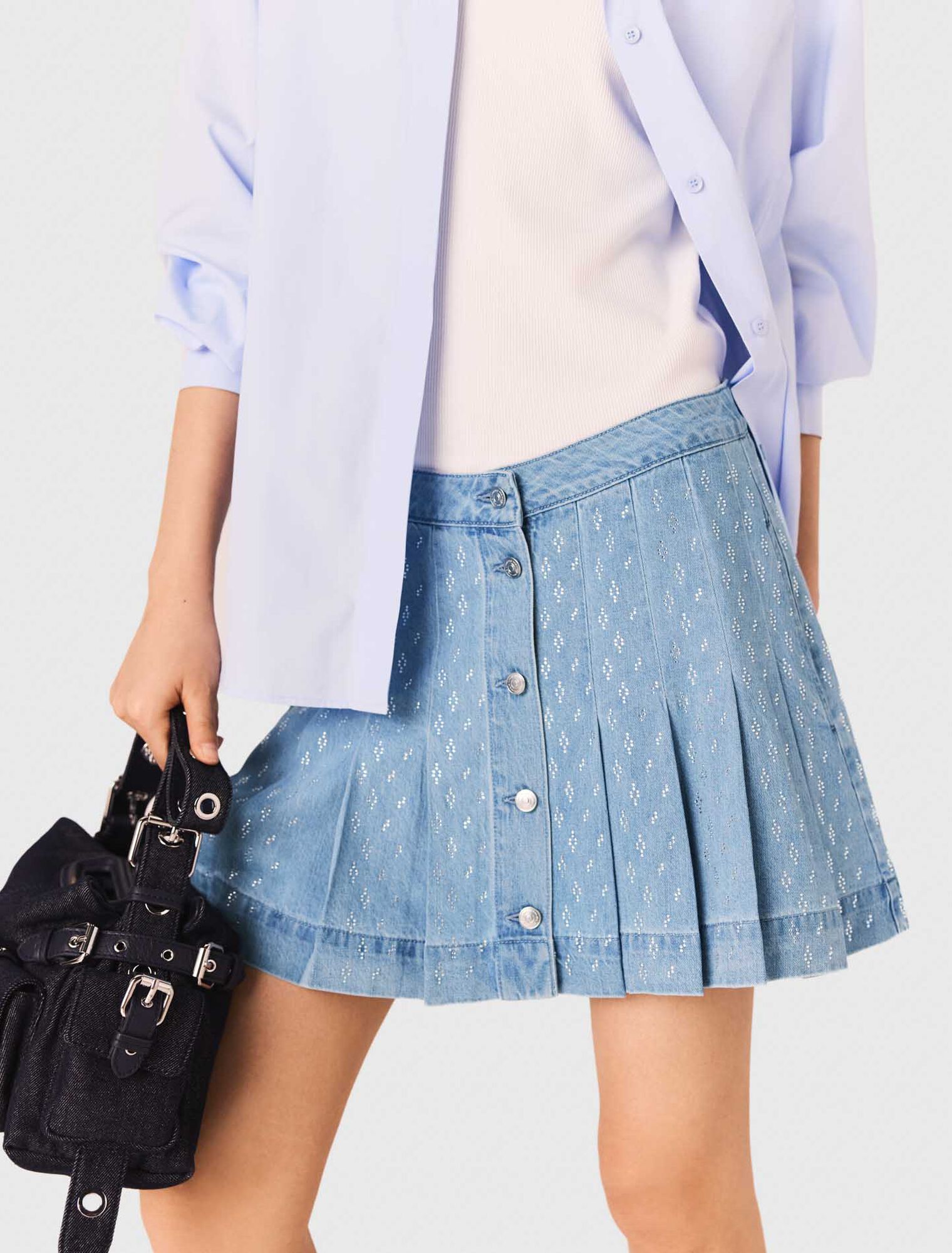 Short pleated denim skirt with strass