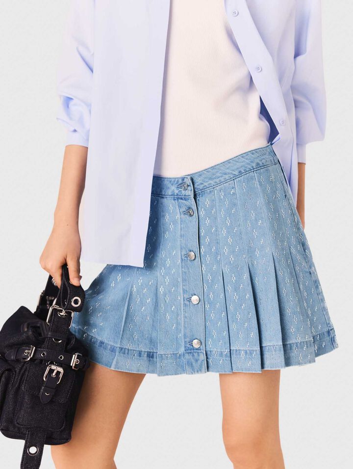 Short pleated denim skirt with strass