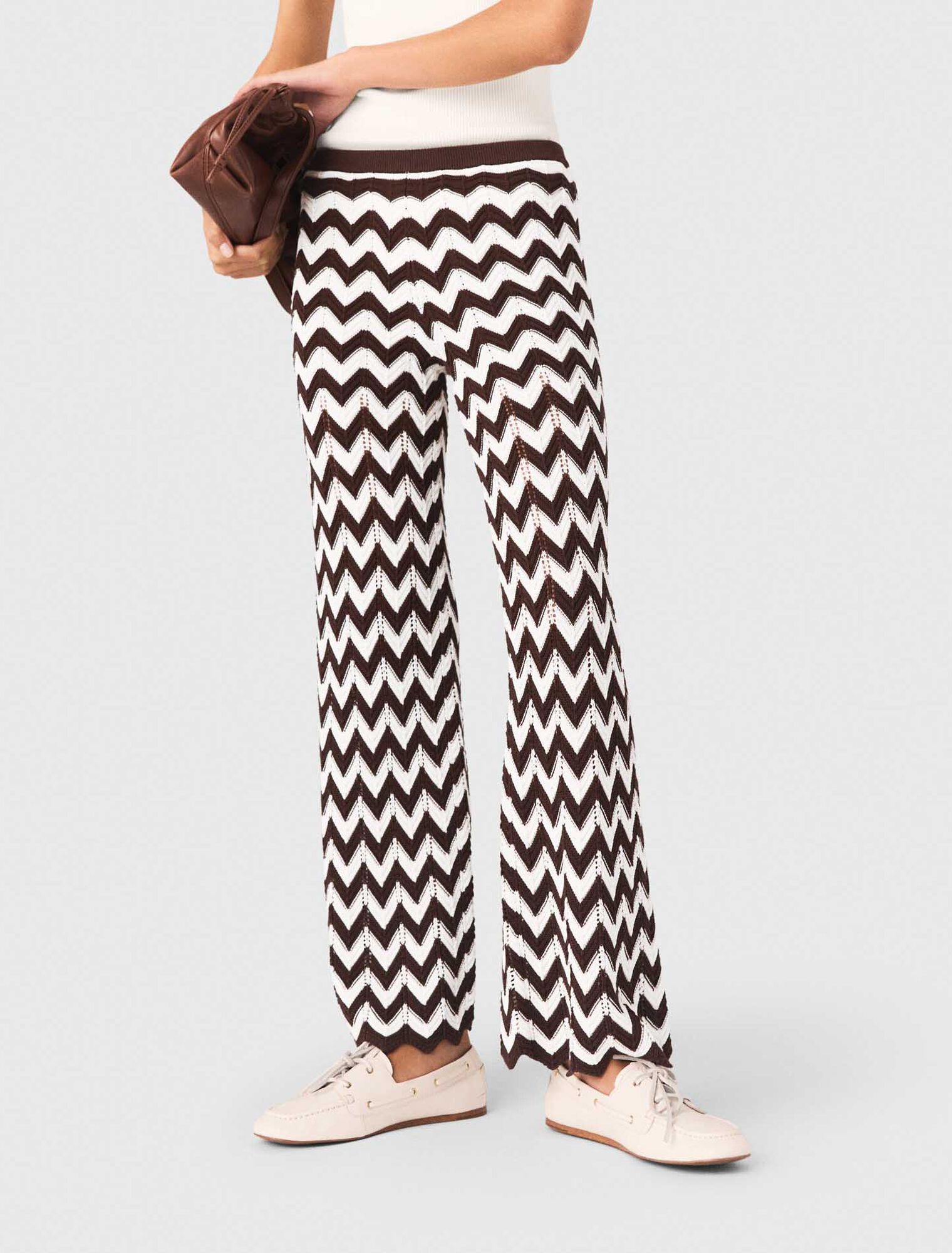 Zigzag crochet trousers