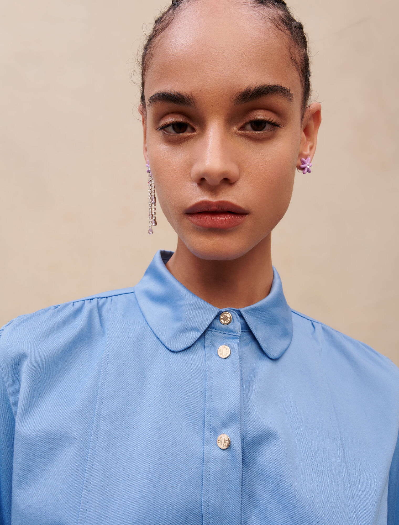 Cropped blue shirt