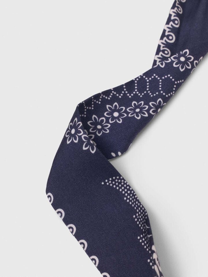 Printed scrunchie with twill