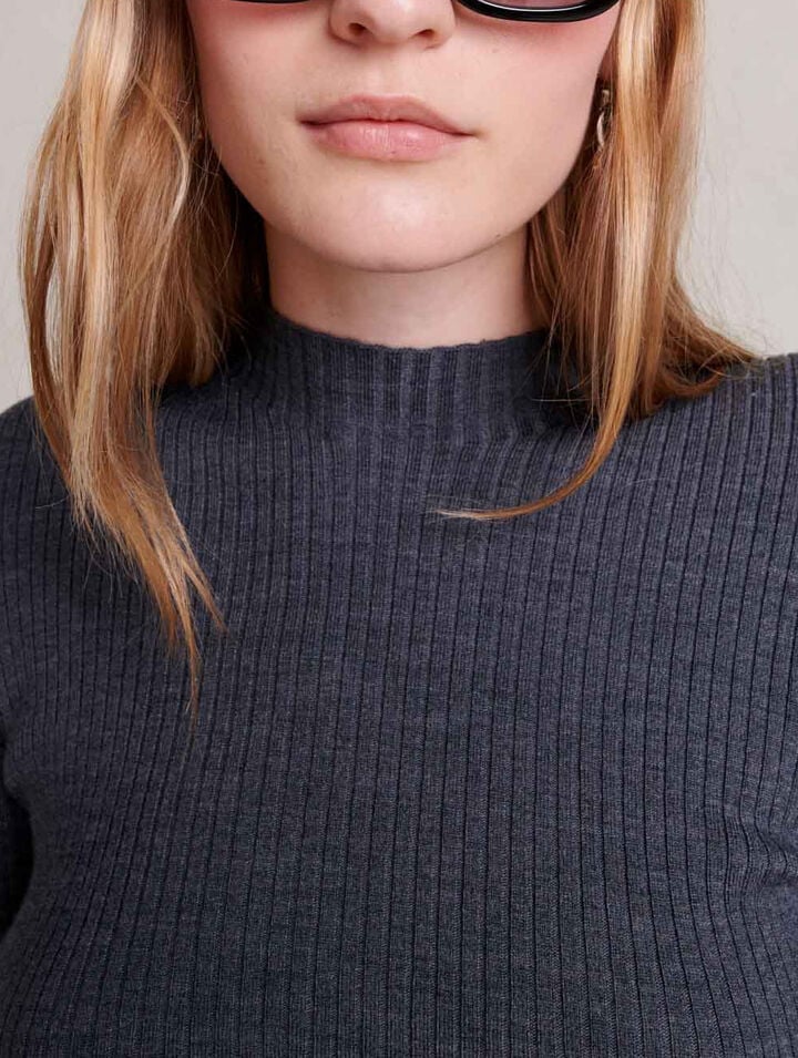 Short knit dress