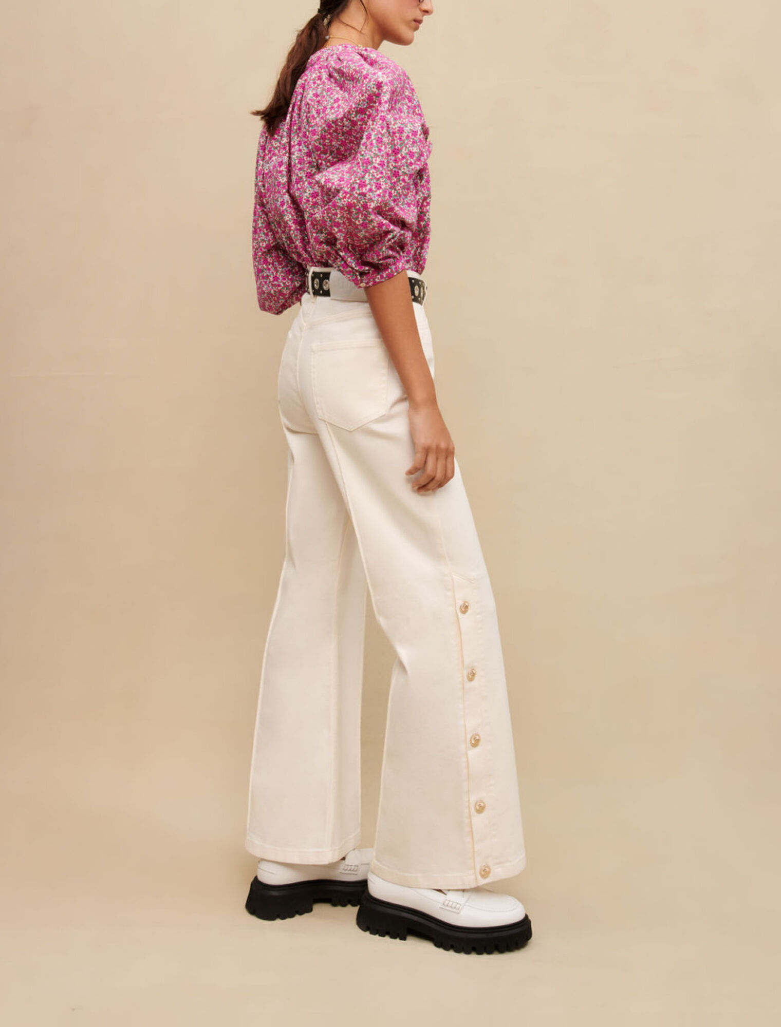Wide-leg pants with side buttons