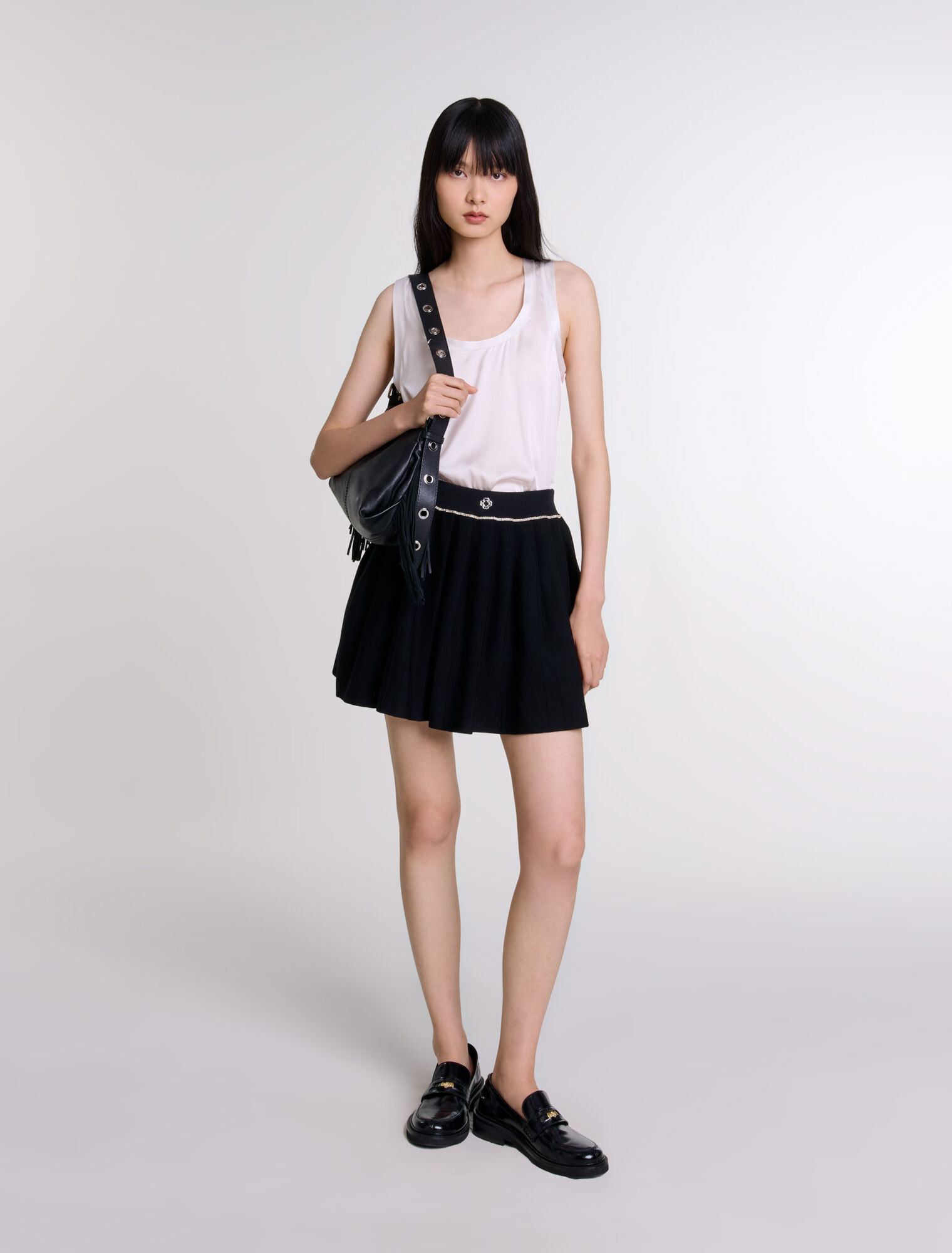 Pleated knit short skirt