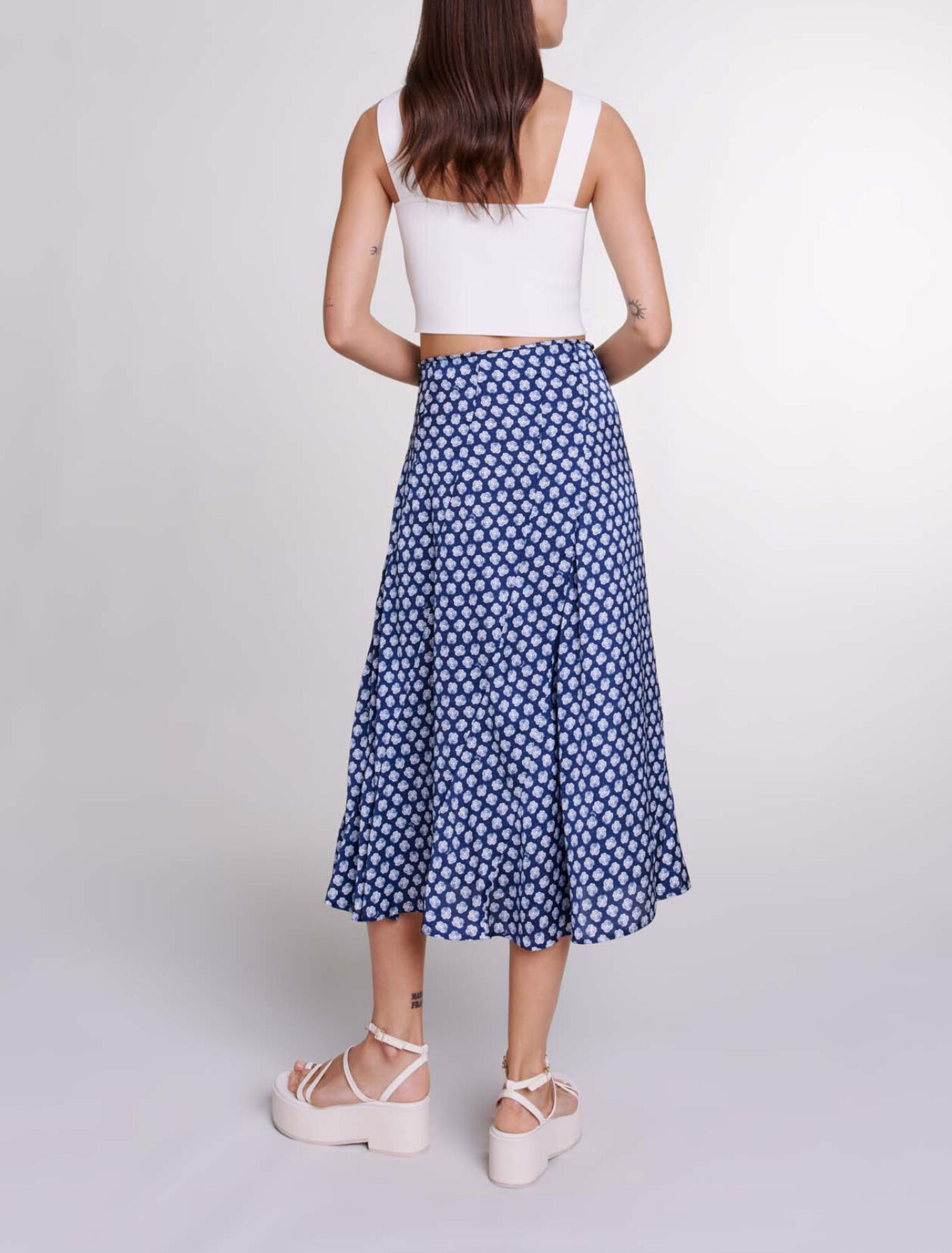 Mid-length satin-effect skirt