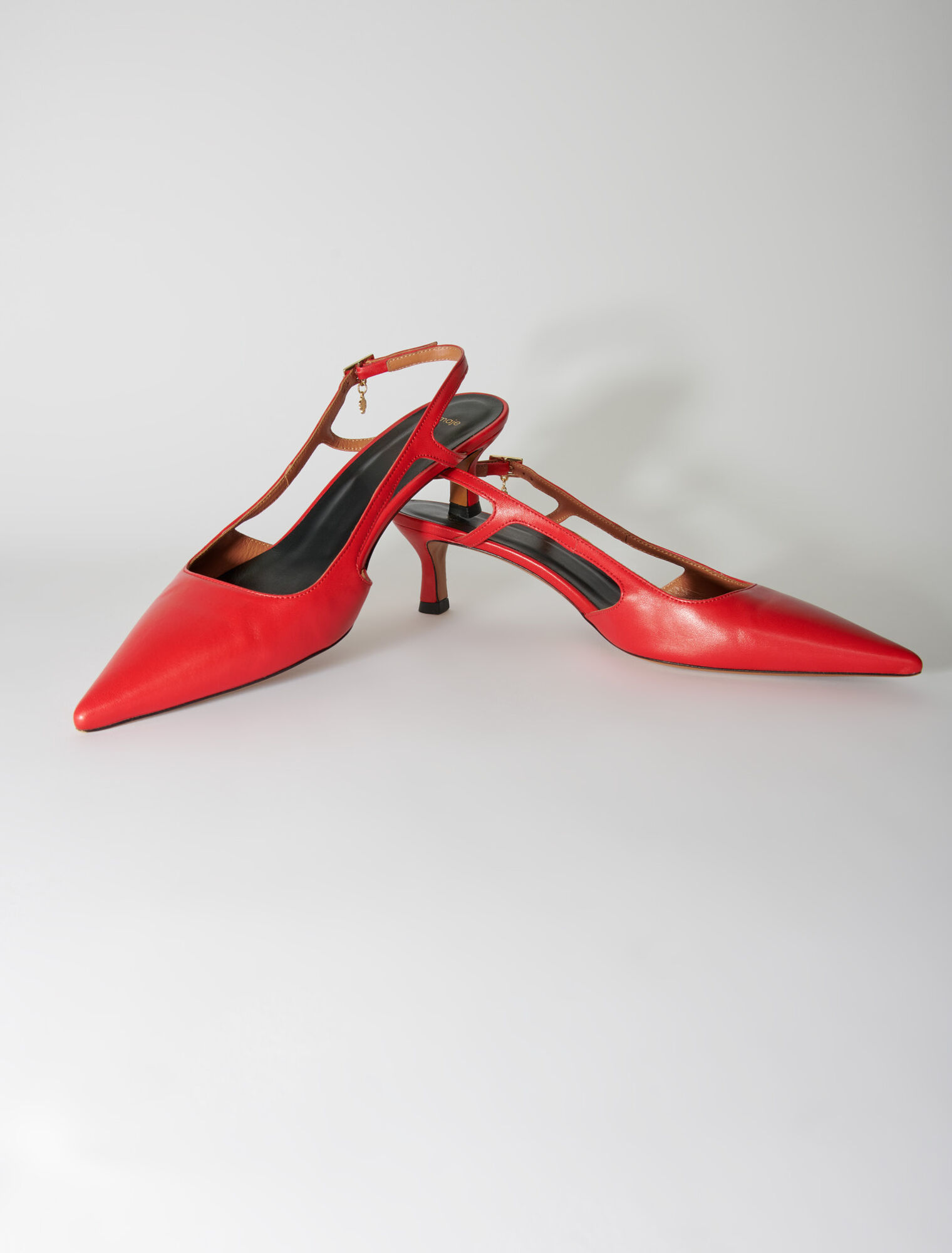 Leather court shoes