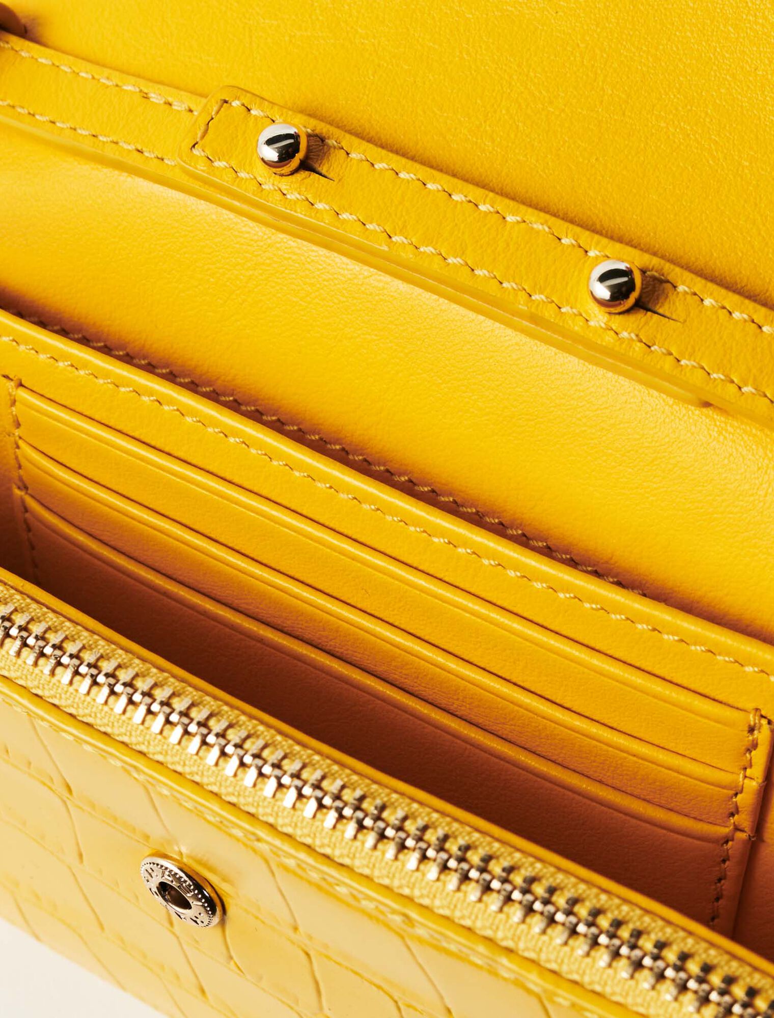 Croco wallet with chain