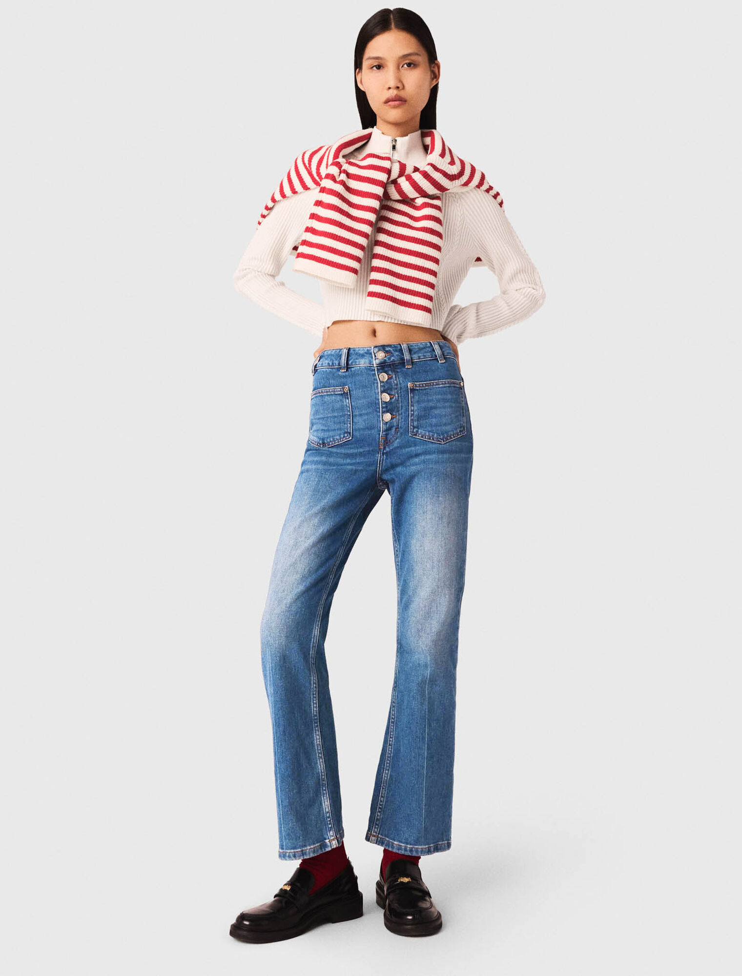 Double-pocket jeans with a slight flare