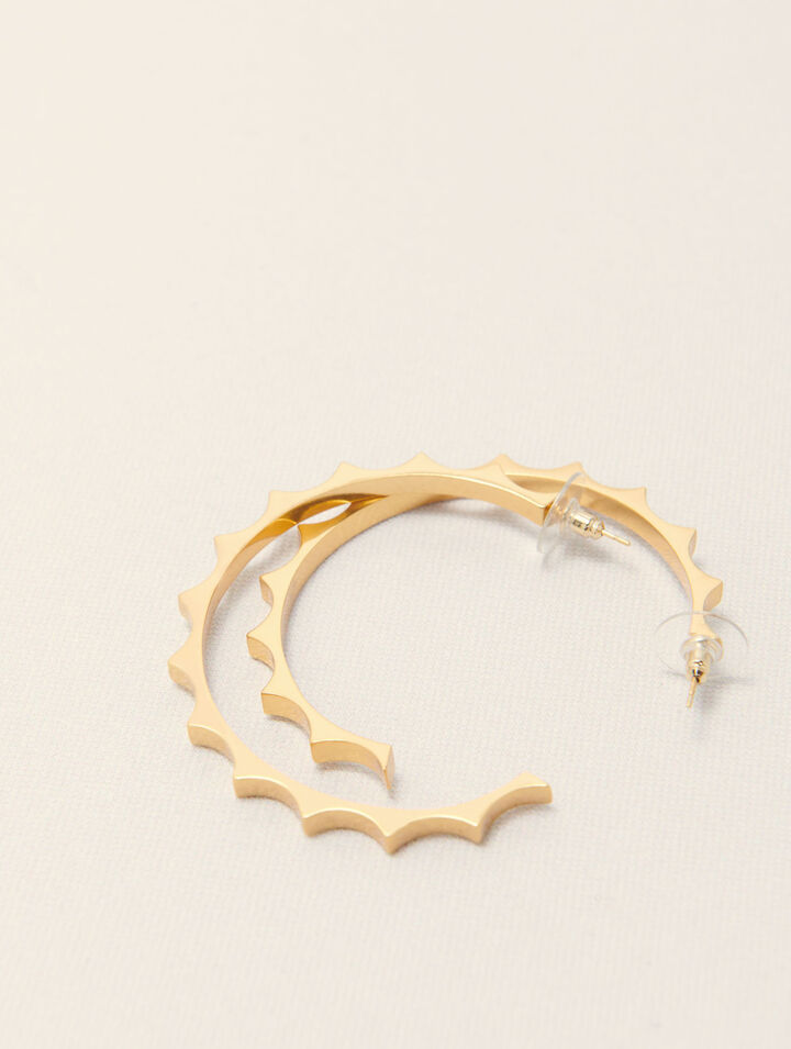 Gold tapered metal hoop earrings