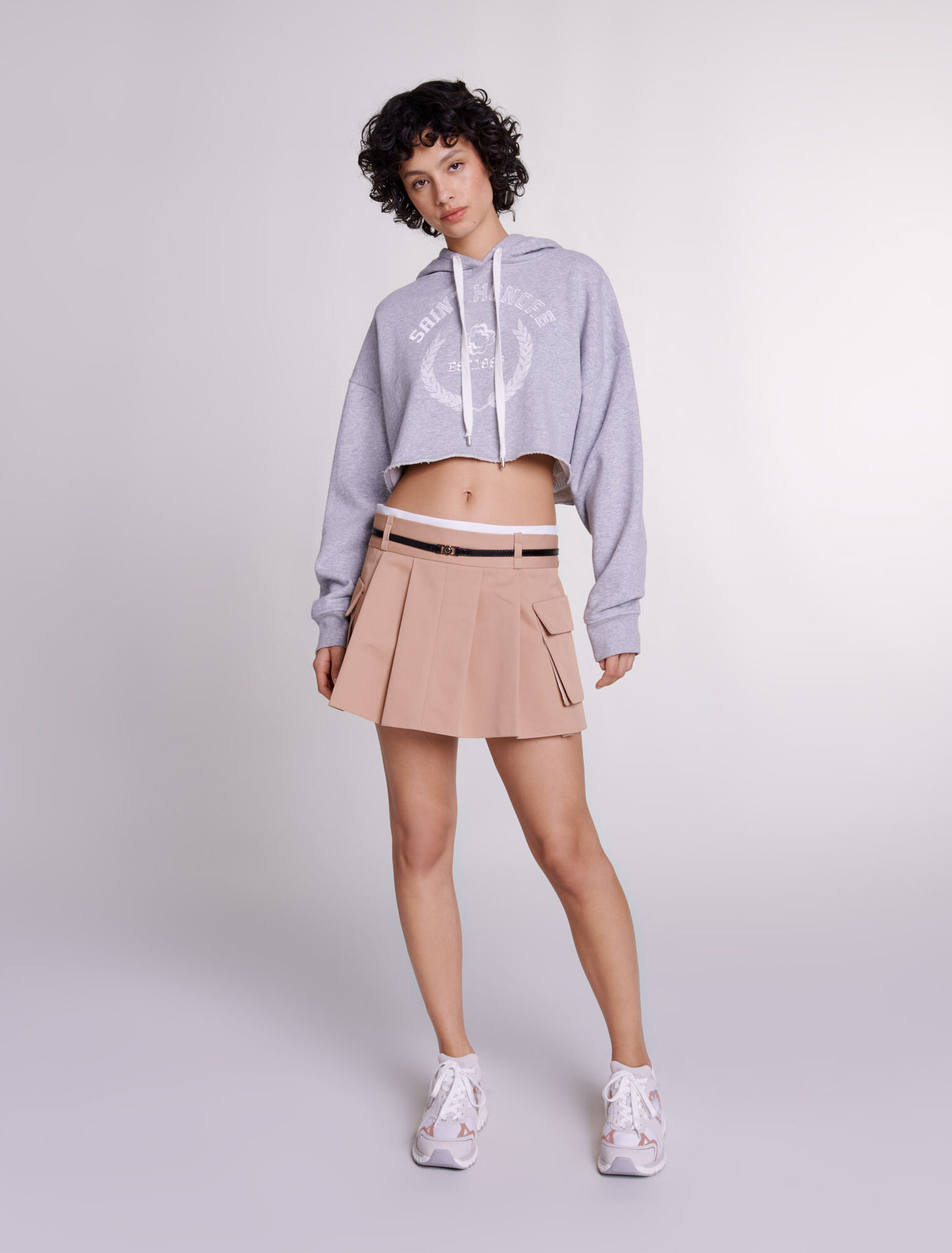 Short pleated skirt