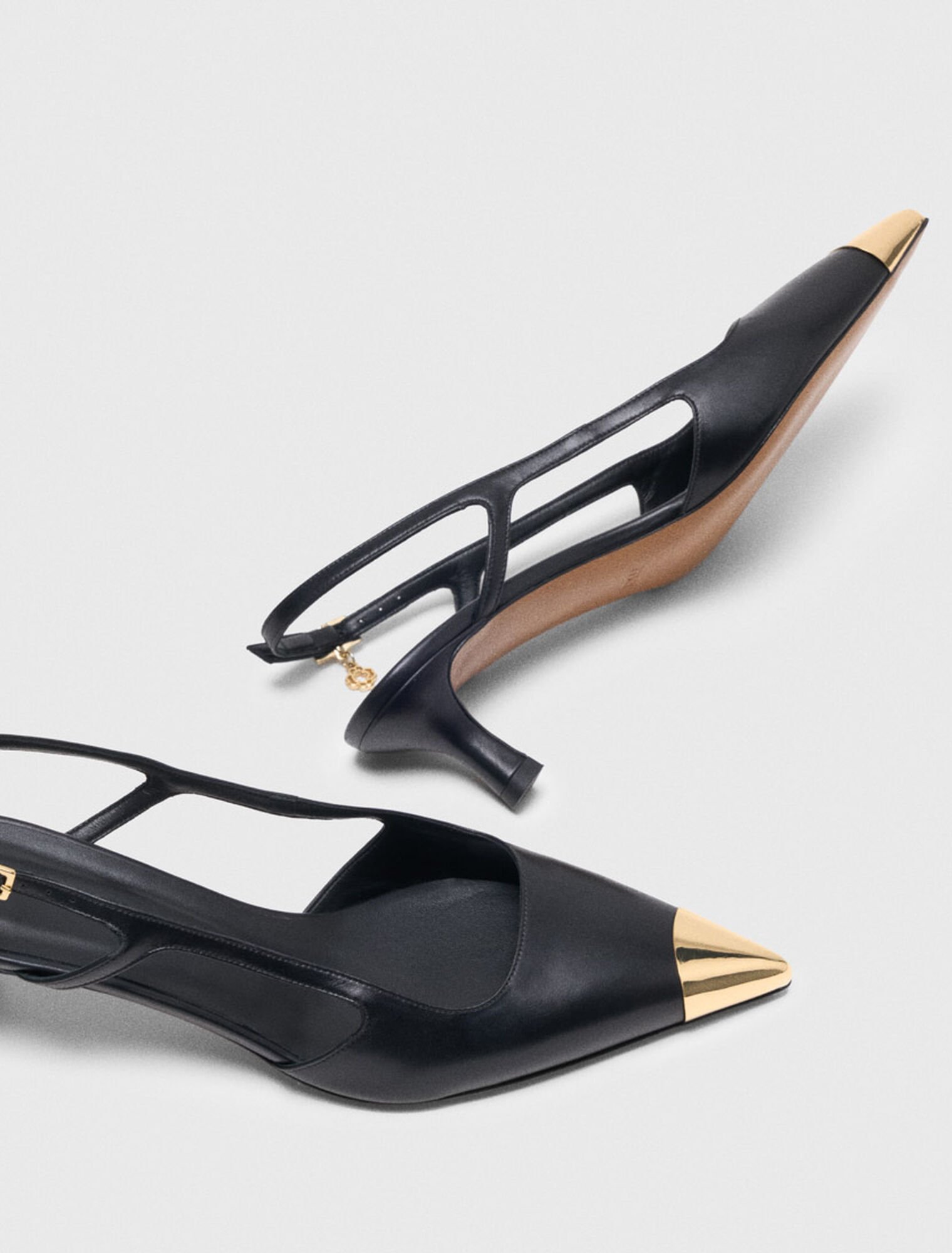 Smooth leather slingback pumps