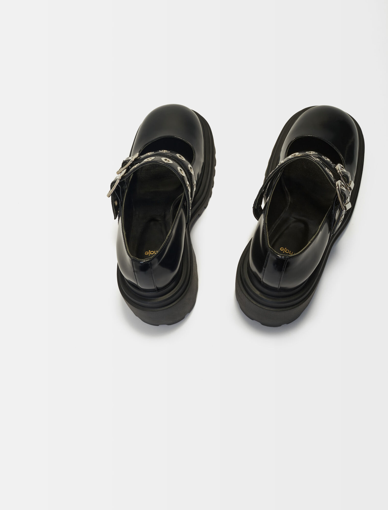 Platform babies with silver eyelets