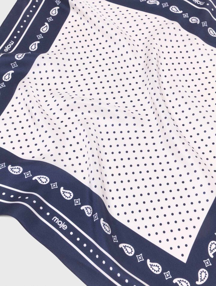 60x60 silk print bandana