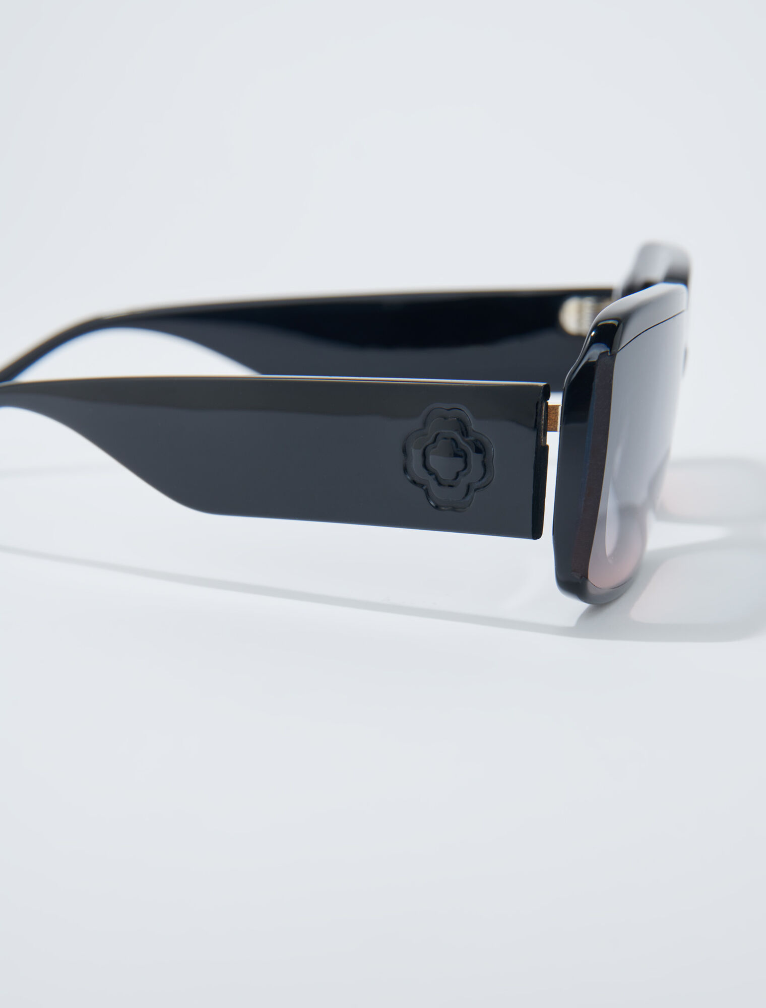 Acetate glasses with smoked lenses
