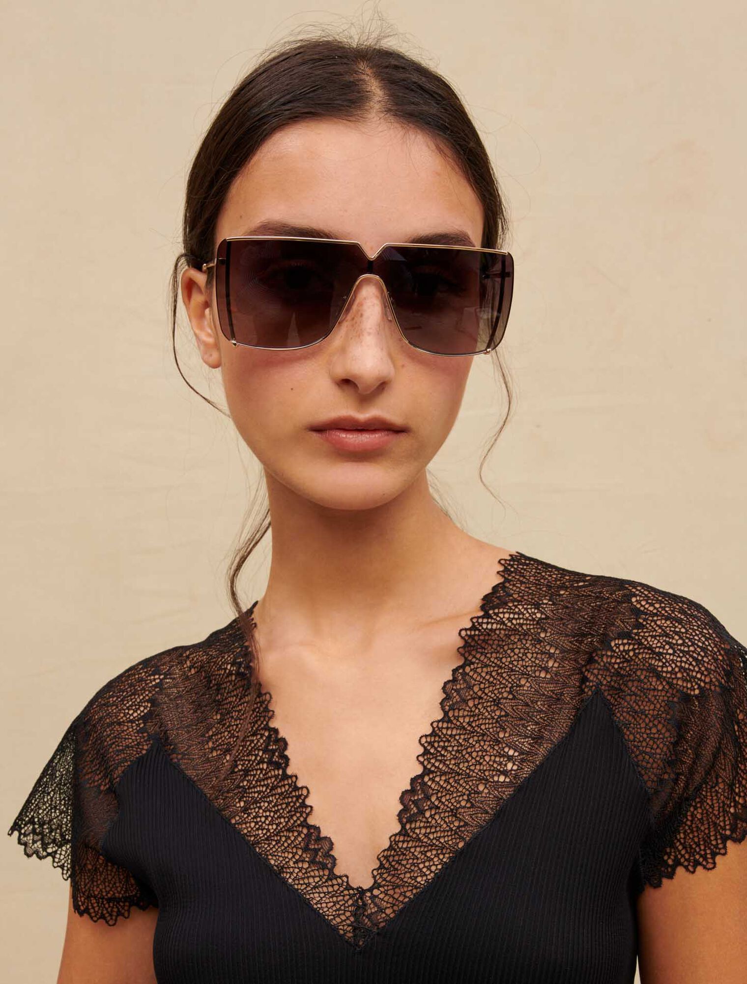 Jersey top with lace trim