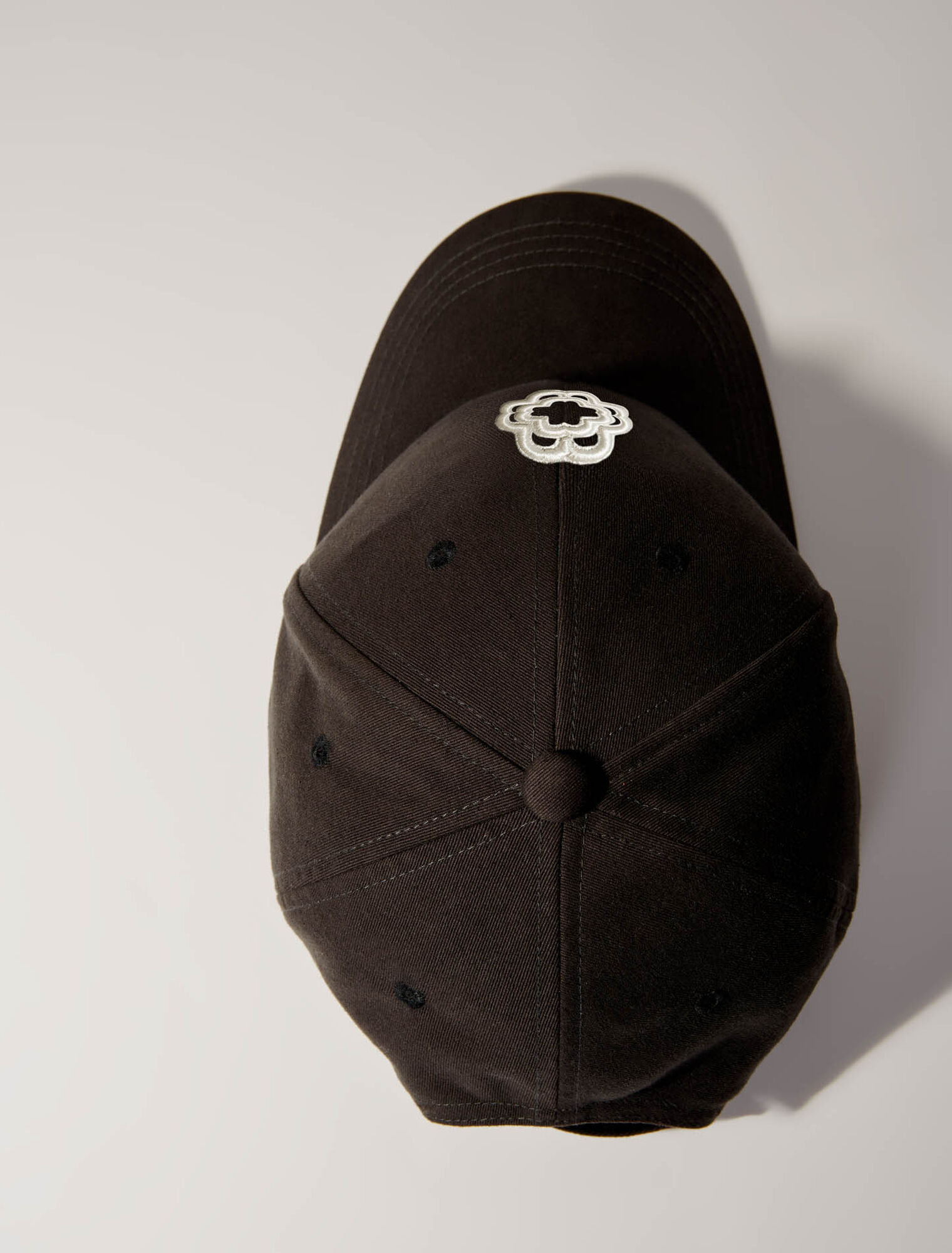 Cotton cap with Clover logo