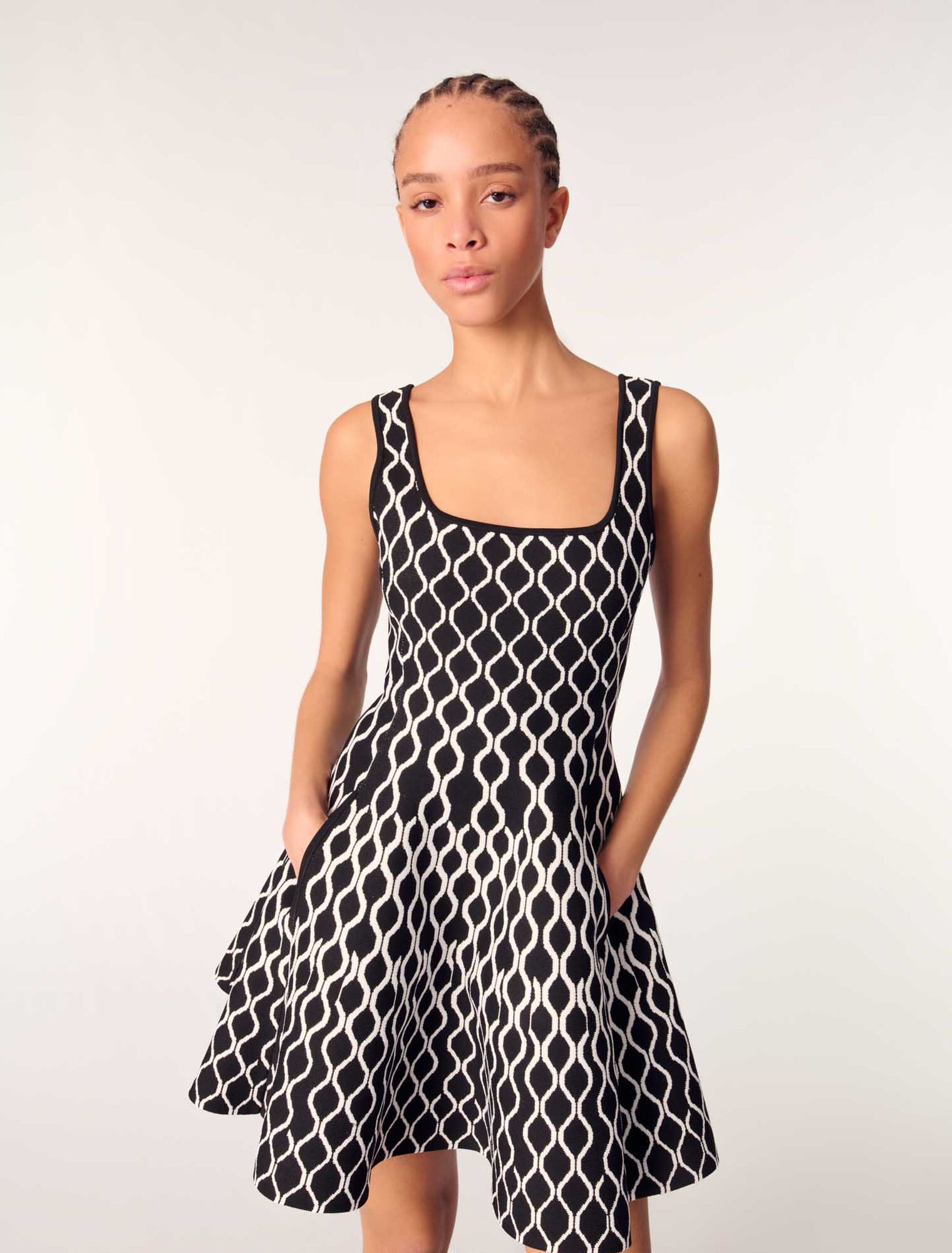 Mini patterned knit dress
